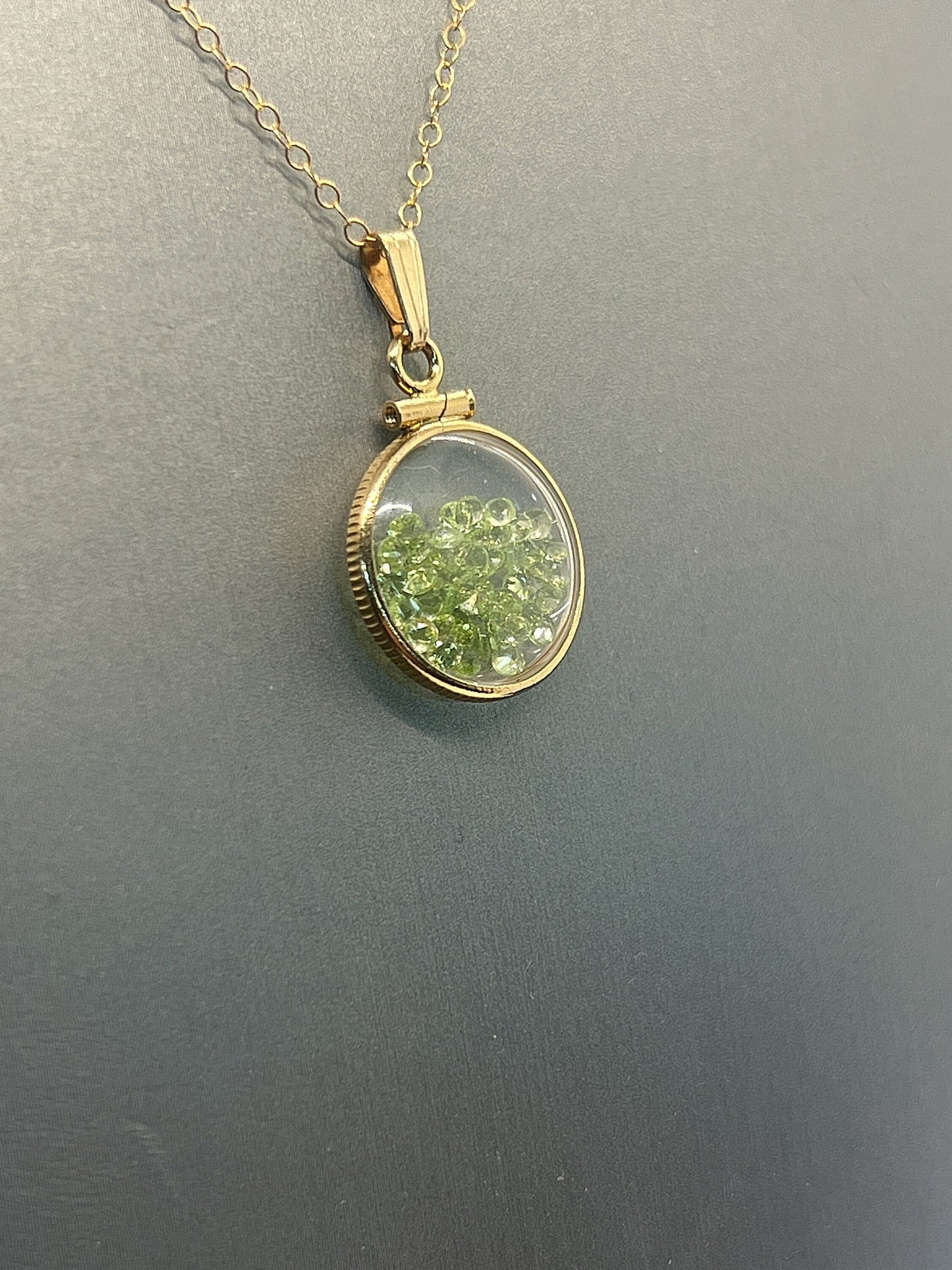 14k Solid Gold Handmade Dime size Peridot shaker locket, 1.75 TCW, August birthstone.