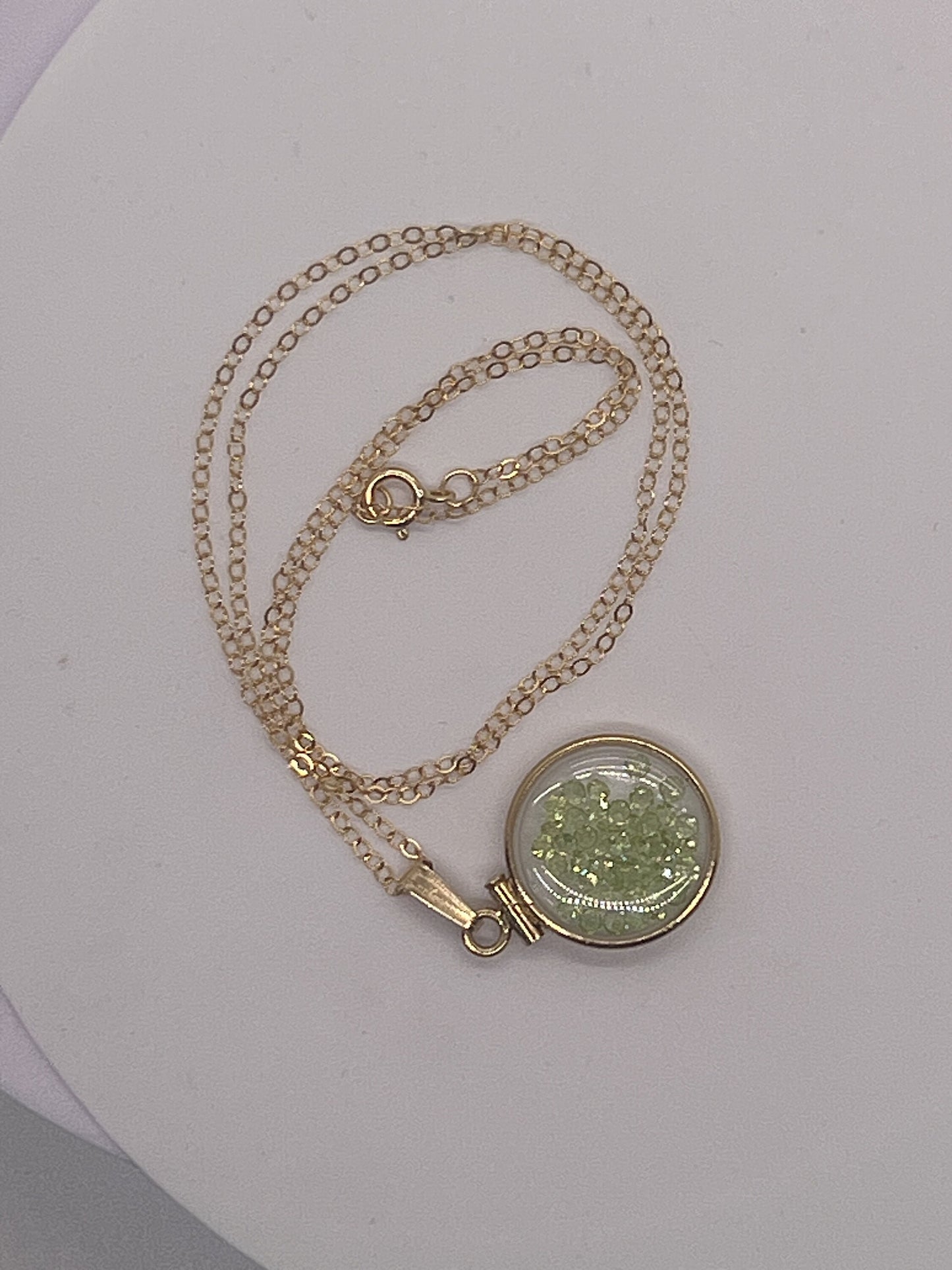 14k Solid Gold Handmade Dime size Peridot shaker locket, 1.75 TCW, August birthstone.