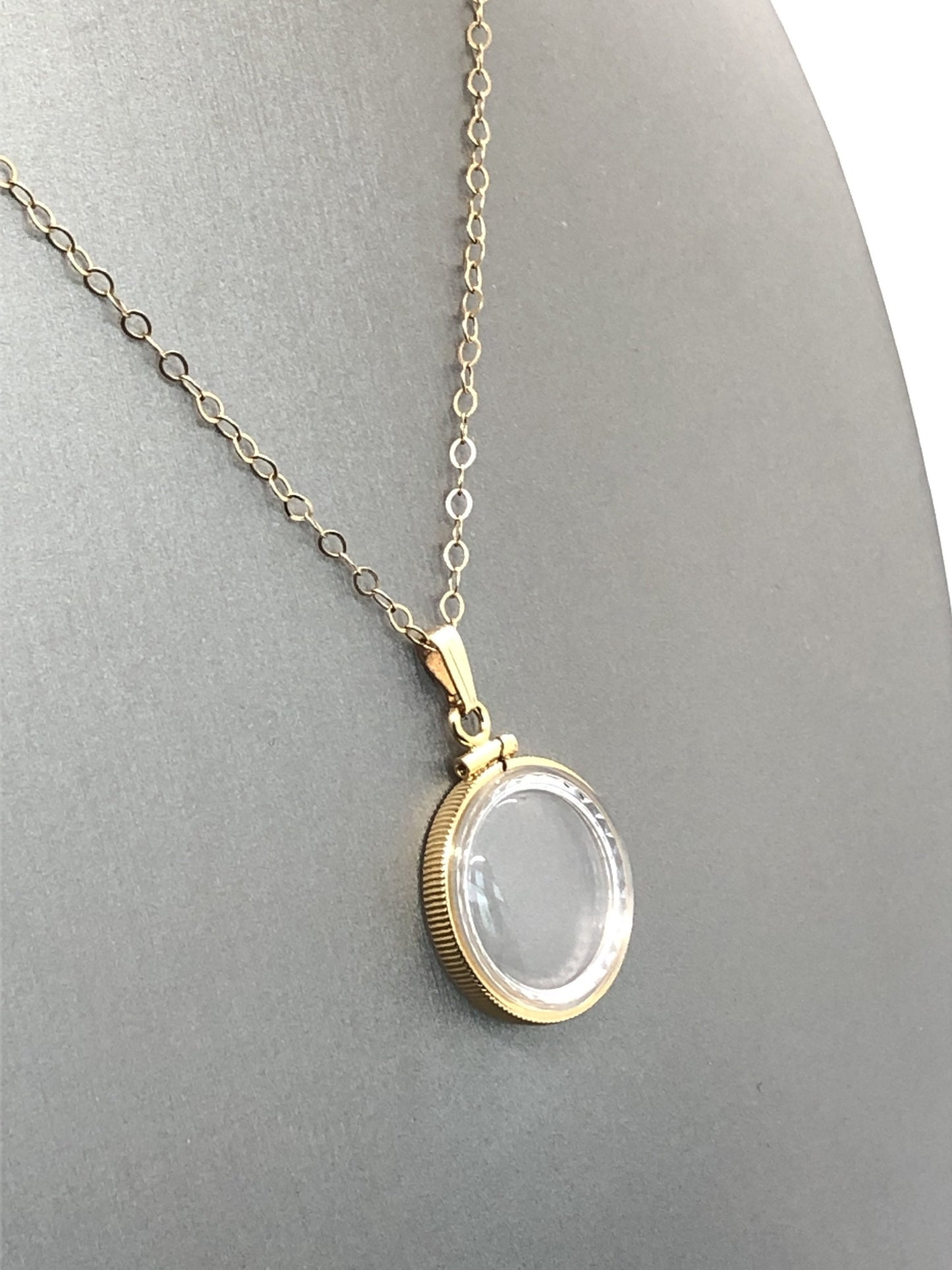 Solid 14k Gold Lucite Diamond Edge Handmade 5.85 TCW Garnet shaker Locket.