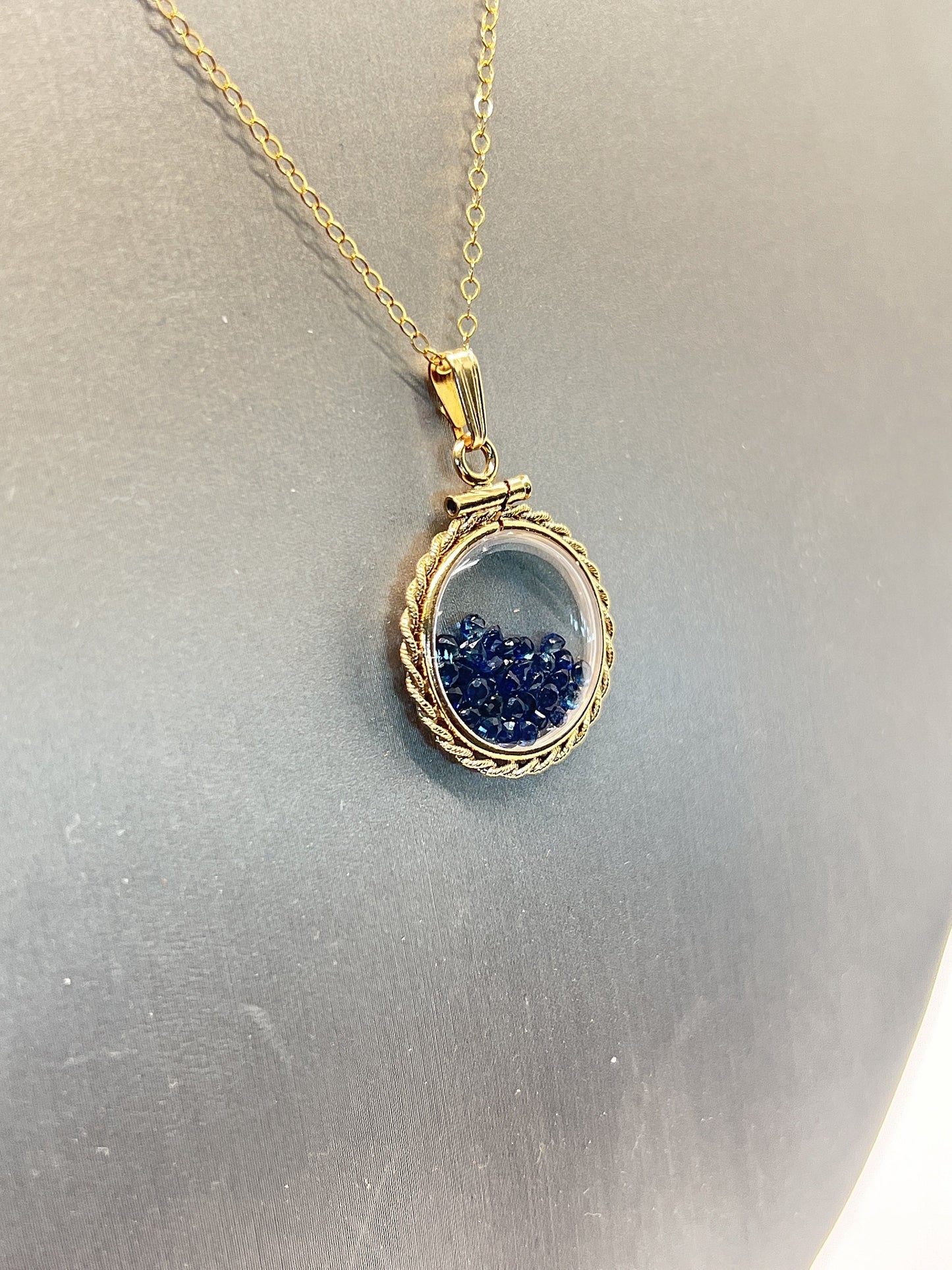 Hand Made 21 mm Nickel Size 14k Gold Filled Lucite Sapphire Shaker Locket With ROPE EDGE, September Birthstone.