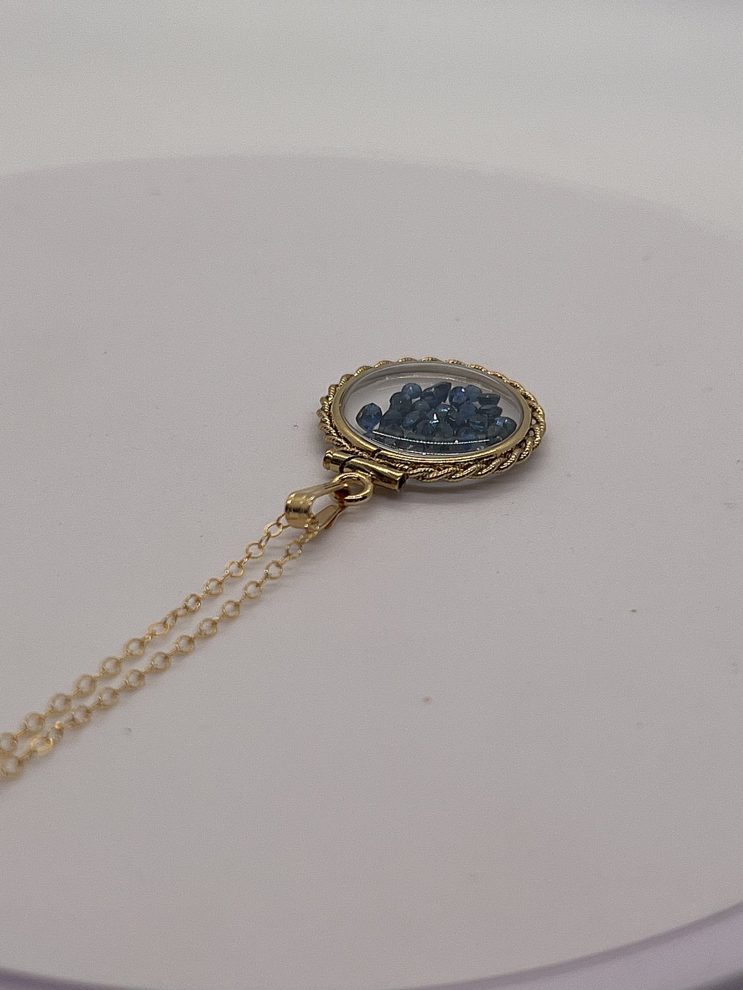 Hand Made 21 mm Nickel Size 14k Gold Filled Lucite Sapphire Shaker Locket With ROPE EDGE, September Birthstone.