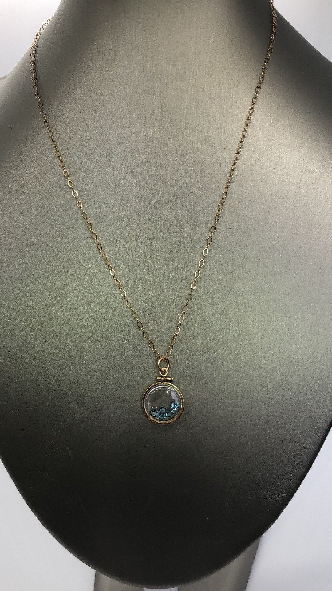 Vintage Topaz Shaker Locket 12k gold filled with five beautiful faceted genuine round cut 3mm gemstones, November birthstone New Old Stock