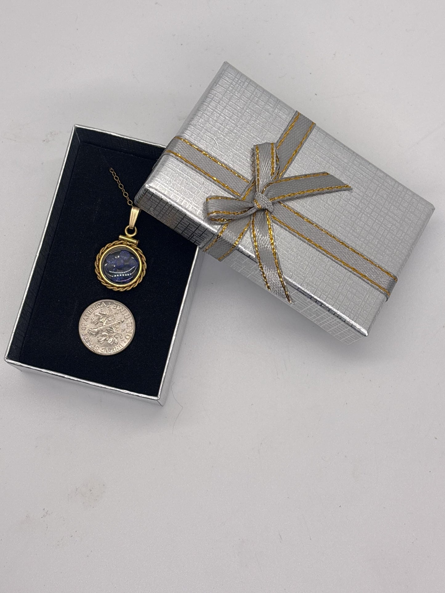 Handmade 12.5 mm 14k gold filled Gemstone Shaker Locket with twisted Rope edge bezel, 0.75 cttw. Blue Saphire, Birthstone September