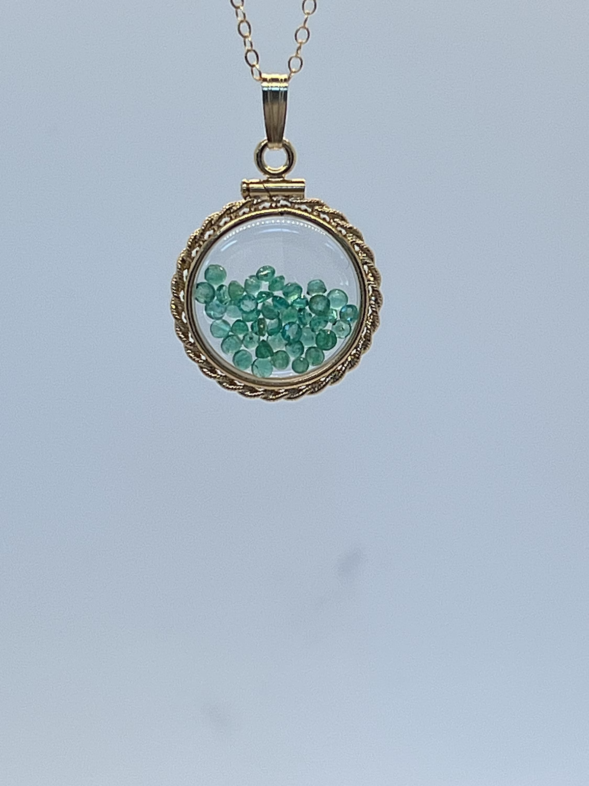 Emerald Rope Edge Shaker Locket 14k gold filled dime size Lucite, May Gem