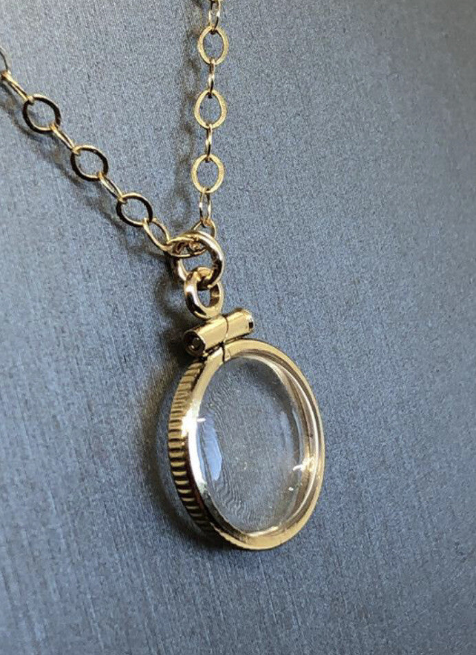 Empty Shaker locket 12.5mn , 14k gold filled with chain, free tool