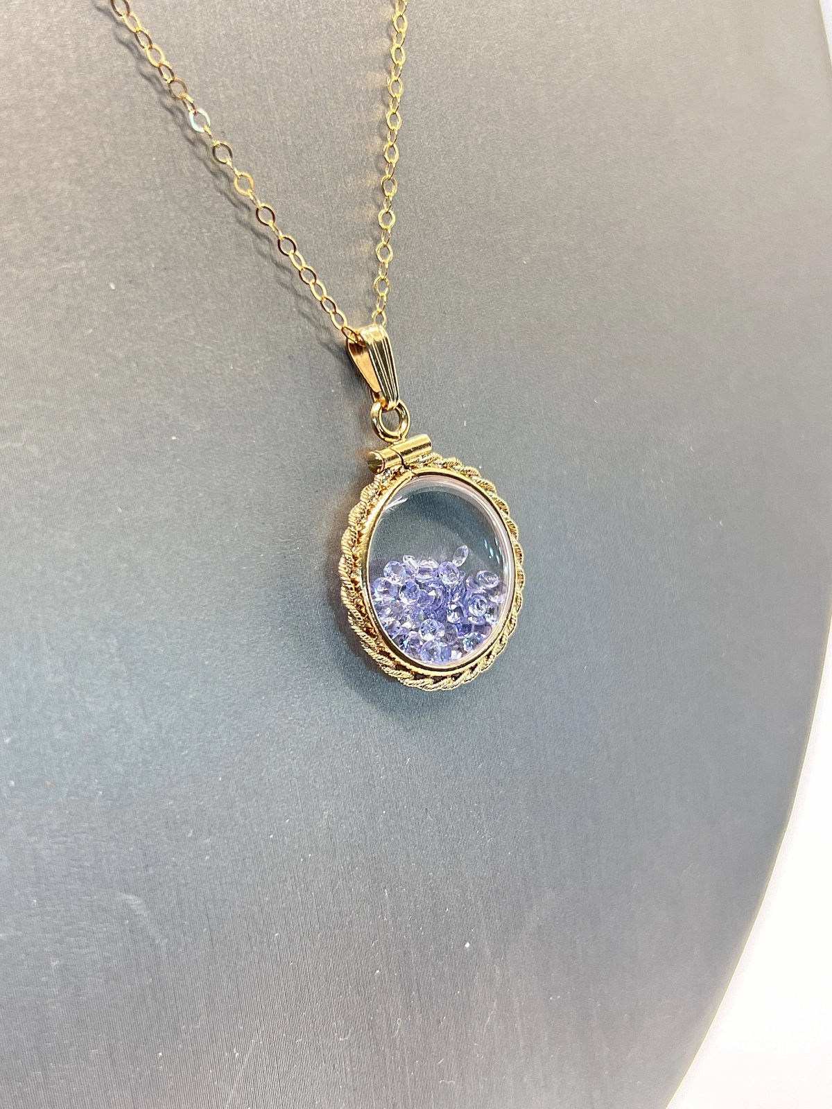 Tanzanite Rope Edge Shaker Locket 14k gold filled dime size Lucite, December