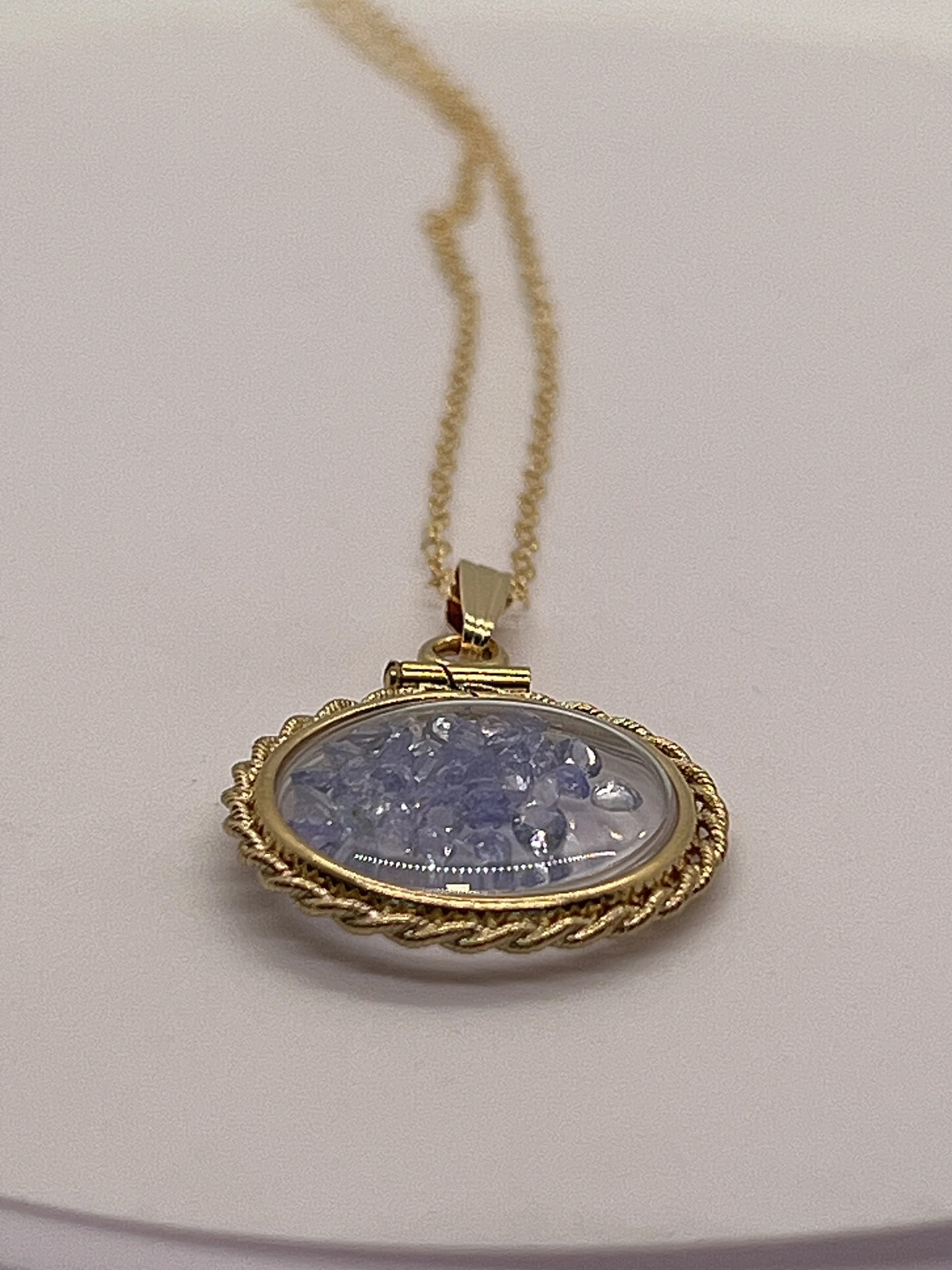 Tanzanite Rope Edge Shaker Locket 14k gold filled dime size Lucite, December