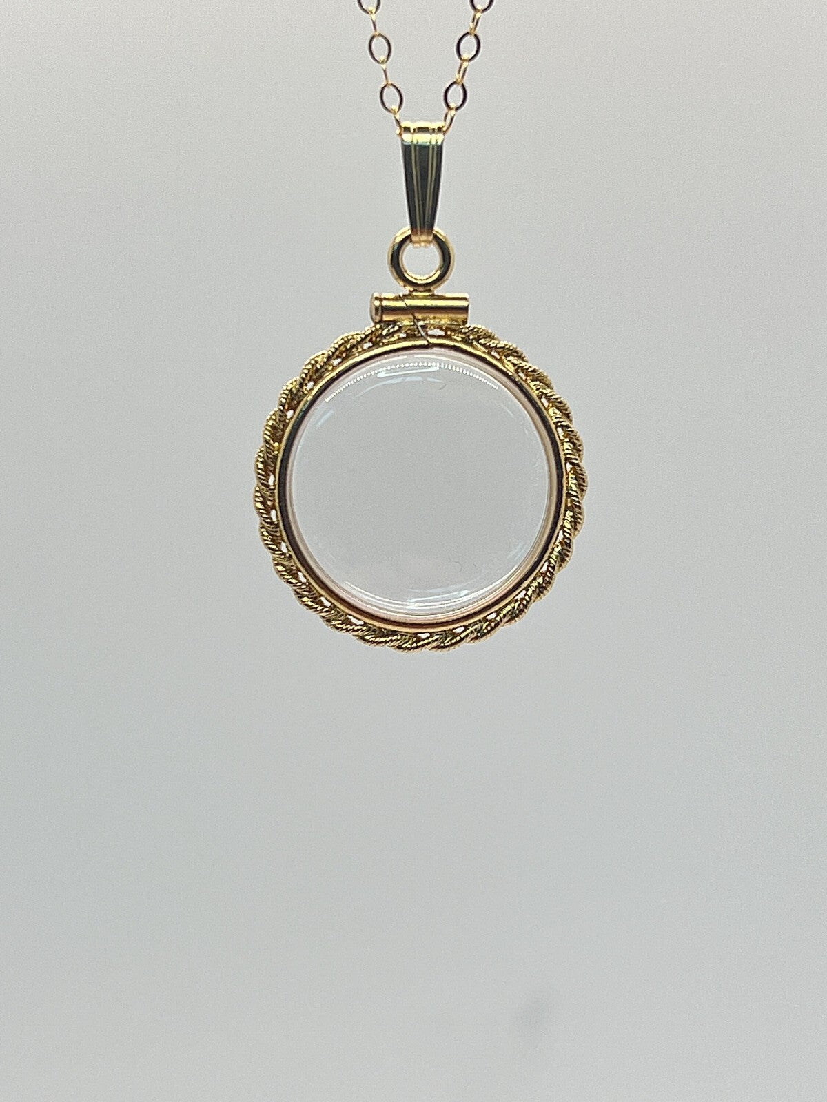 Empty Customizable 21mm 14k gold filled Lucite Shaker locket w/ Rope Edge