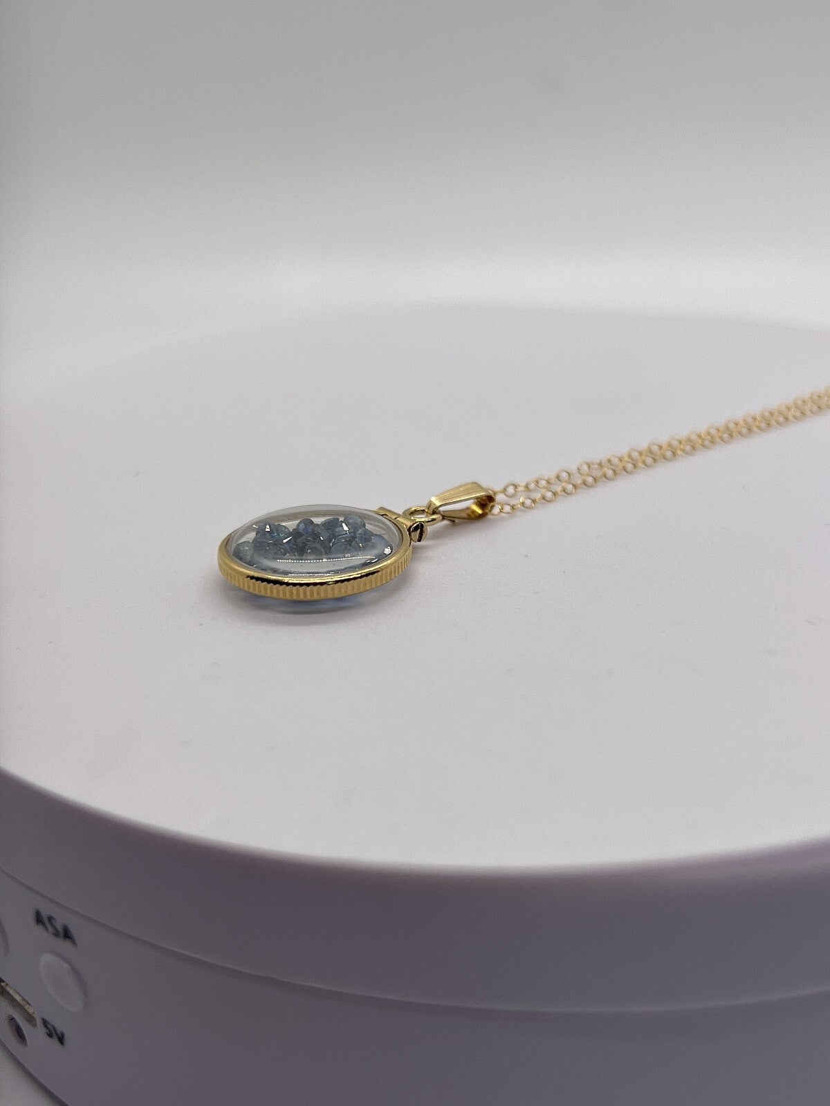 14k Solid gold dime size Lucite Shaker Locket w/ Sapphire, September birthstone