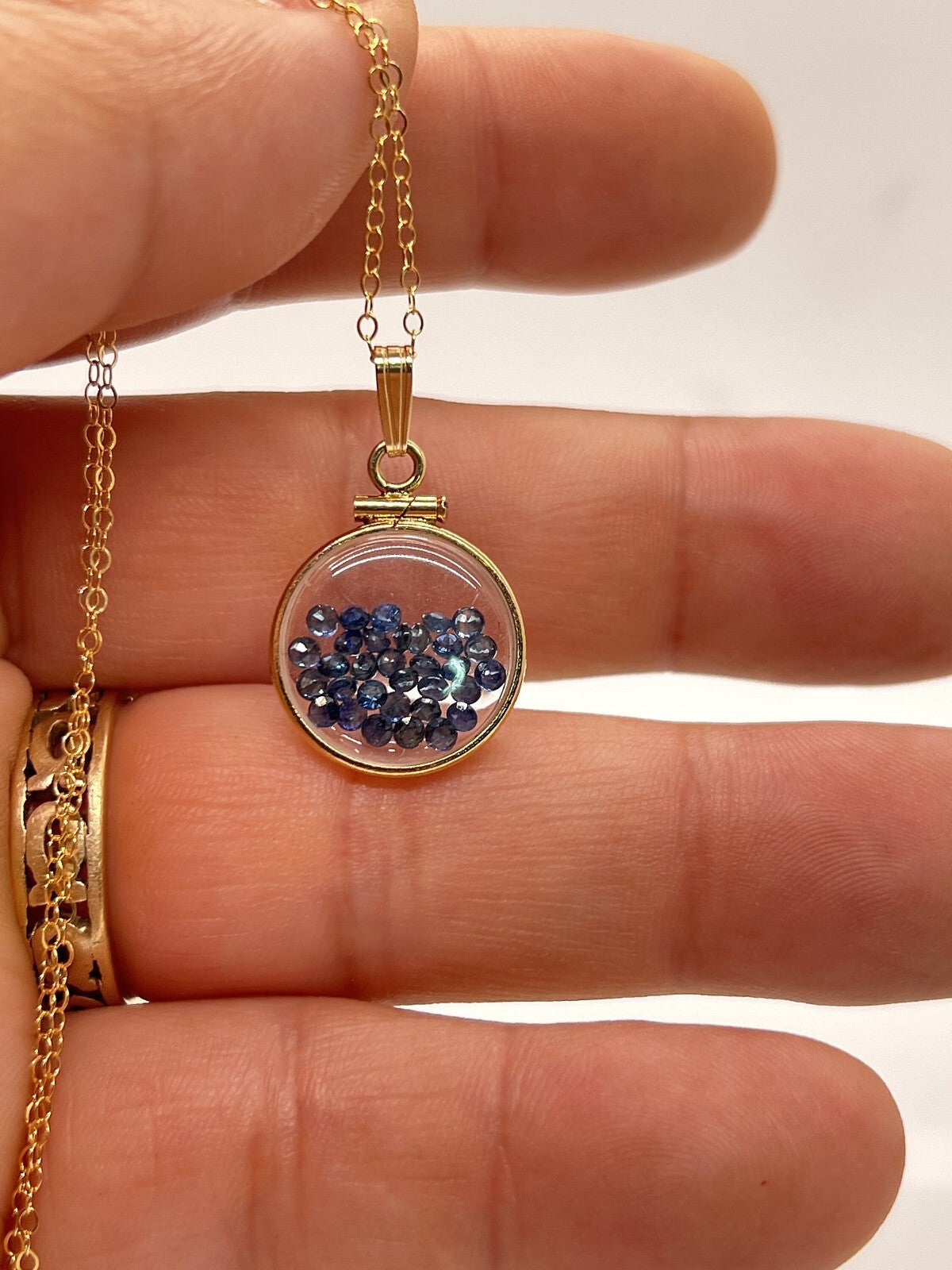 14k Solid gold dime size Lucite Shaker Locket w/ Sapphire, September birthstone