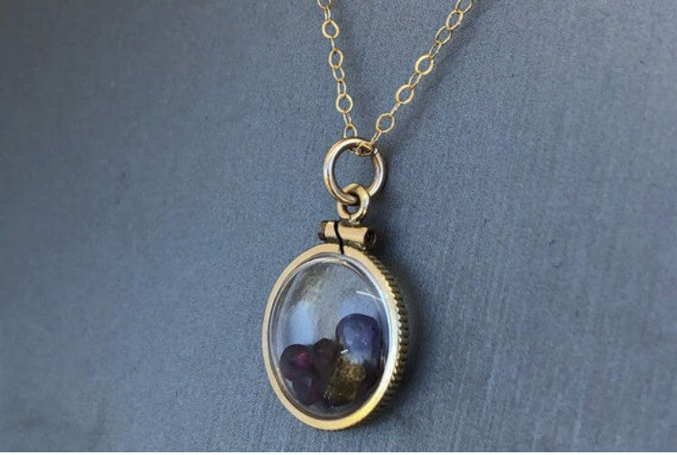 15 mm Vintage 12k gold filled shaker locket with 1.16 TCW 3 mm cut garnets, Jan