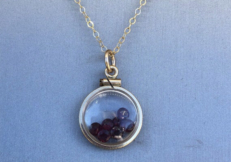 15 mm Vintage 12k gold filled shaker locket with 1.16 TCW 3 mm cut garnets, Jan