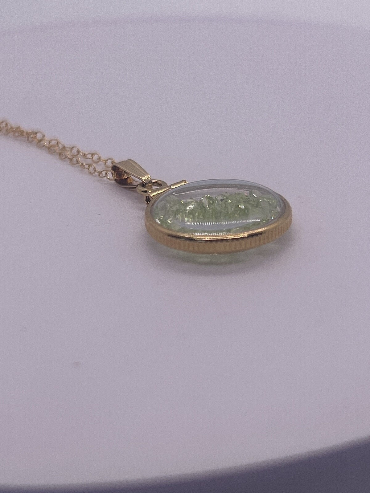 14k Solid gold dime size Lucite Shaker Locket, Peridot 1.75 TCW August Birthday