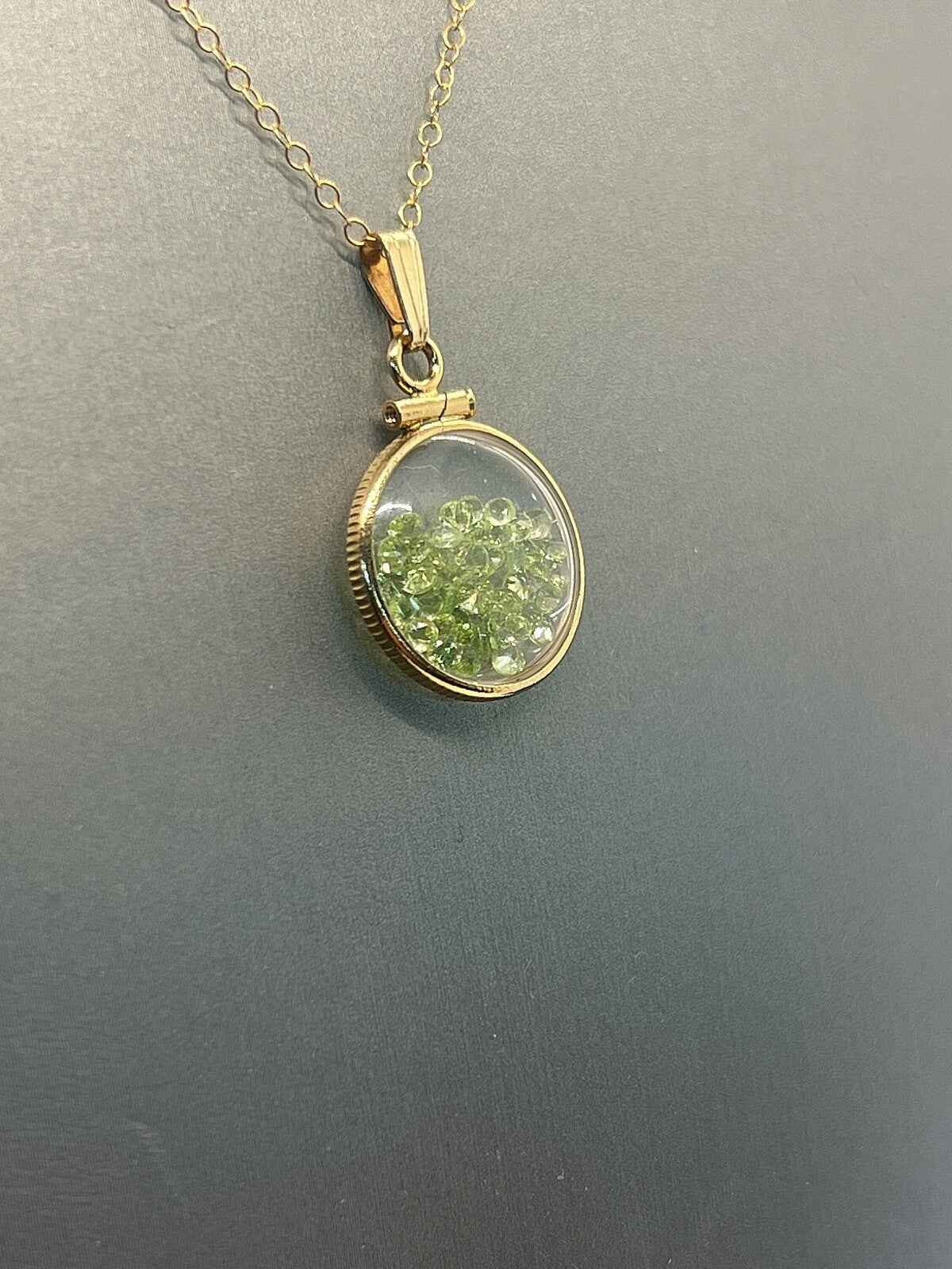14k Solid gold dime size Lucite Shaker Locket, Peridot 1.75 TCW August Birthday
