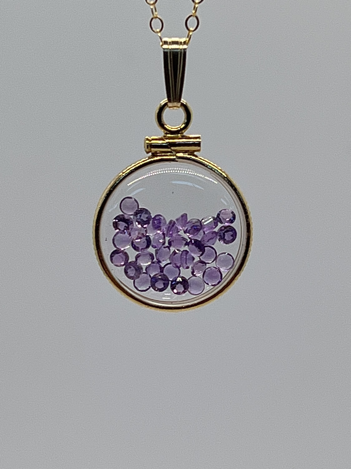 14k Solid gold dime size Lucite Shaker Locket, Amethyst 1.15 TCW February gems