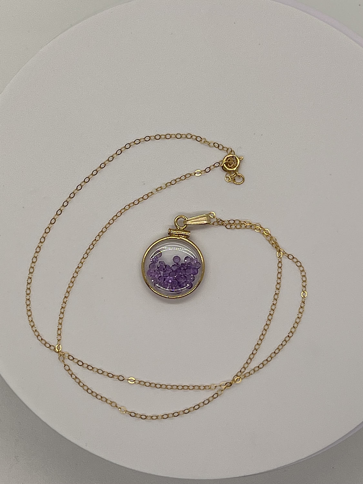 14k Solid gold dime size Lucite Shaker Locket, Amethyst 1.15 TCW February gems