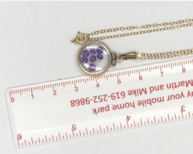 15 mm Vintage 12k gold filled locket with 7 ,3mm beautiful cut amethyst 0.7 tcw