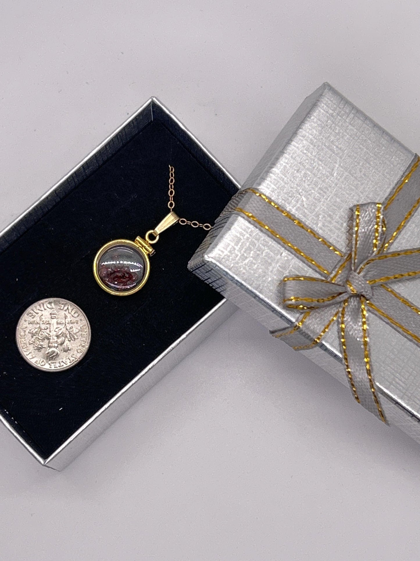 Handmade 12.5 mm 14k gold filled Gemstone Shaker Locket, 0.75 cttw. Red Garnet, Birthstone January