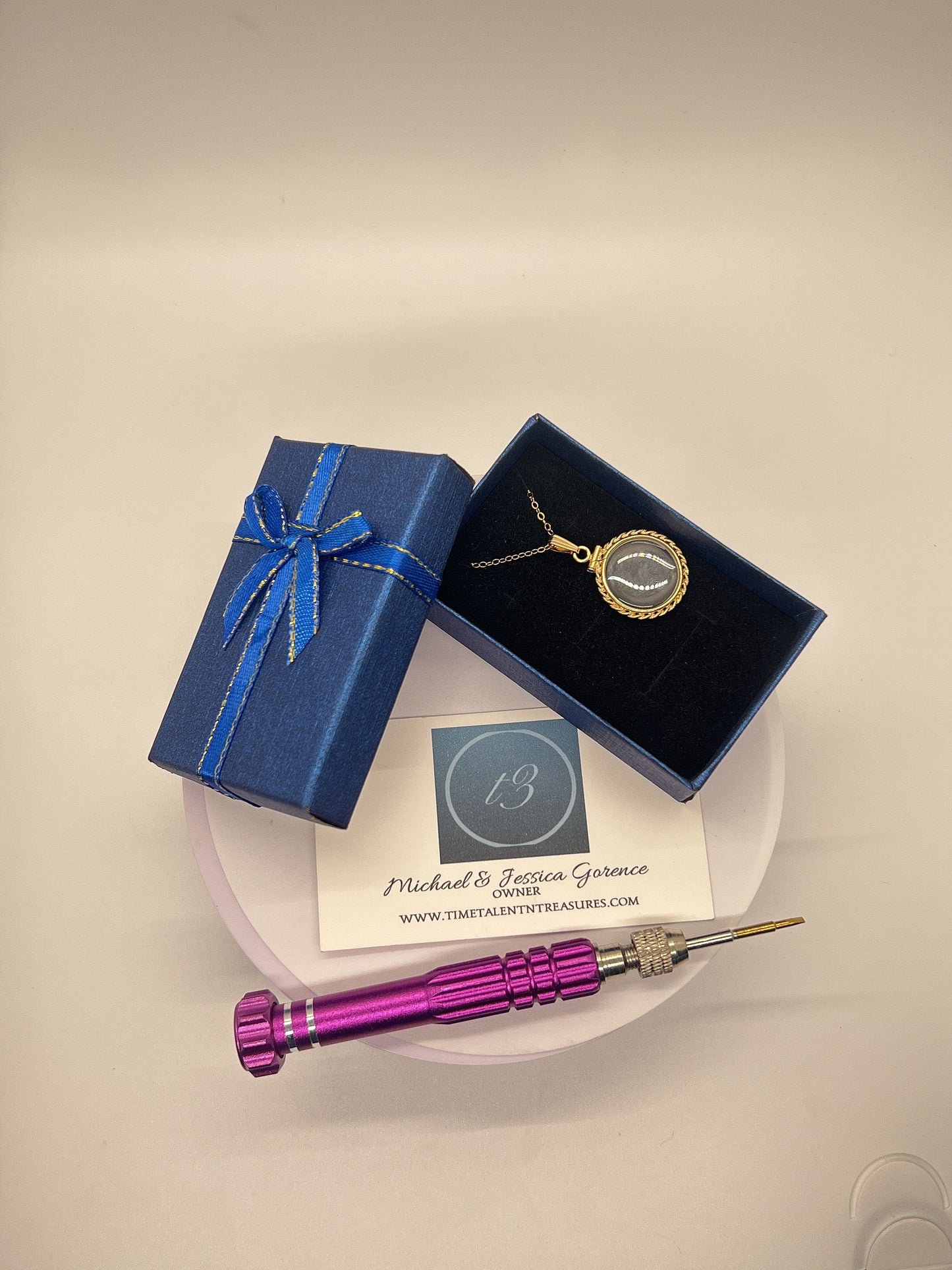Empty Customizable Hand Made 21 mm 14k Gold Filled Lucite Shaker Locket With ROPE EDGE w/ Free Screwdriver Waiting for your Little Treasures