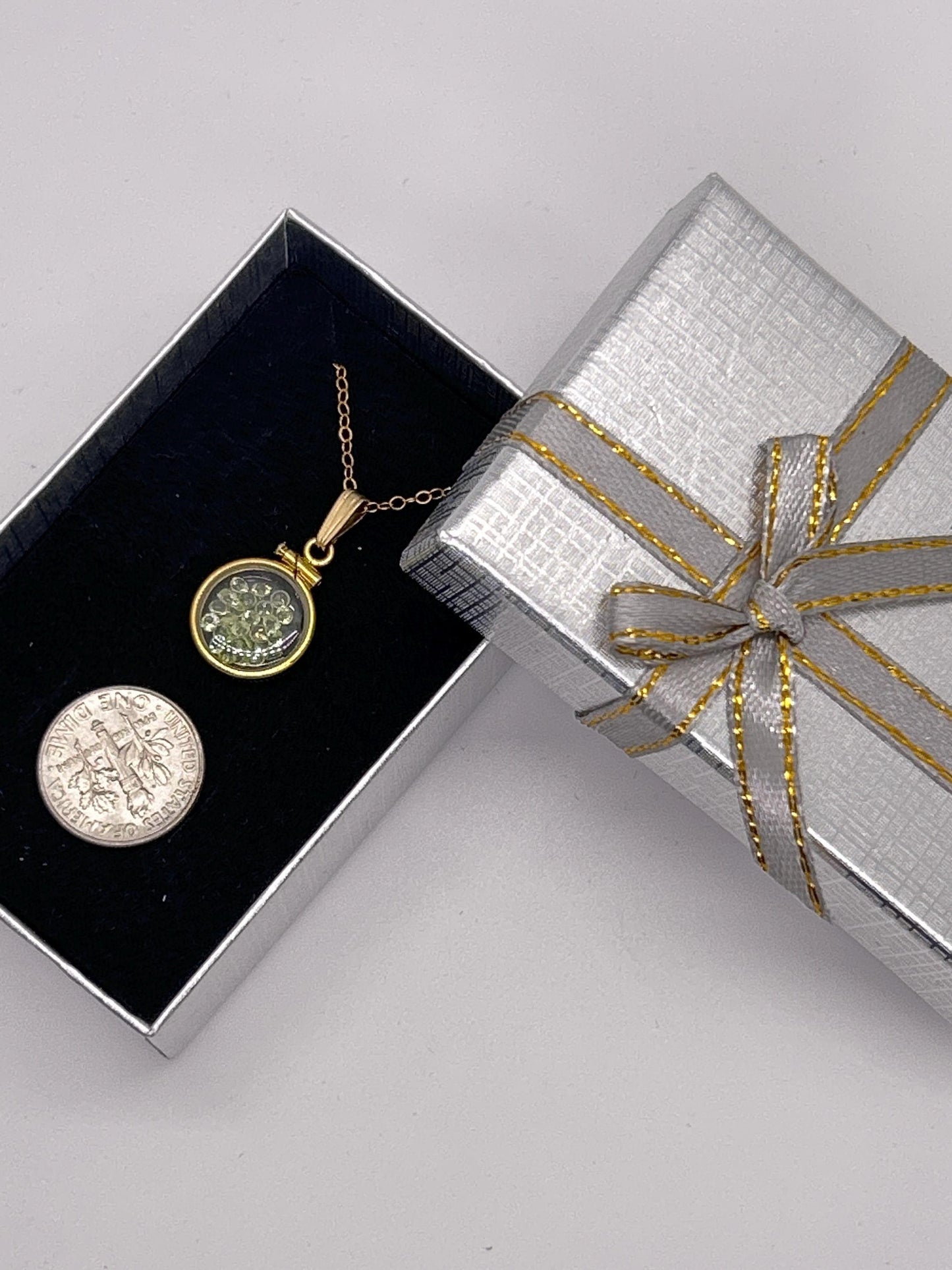 Handmade 12.5 mm 14k gold filled gemstone shaker locket, 0.75 cttw. green peridot, birthstone august
