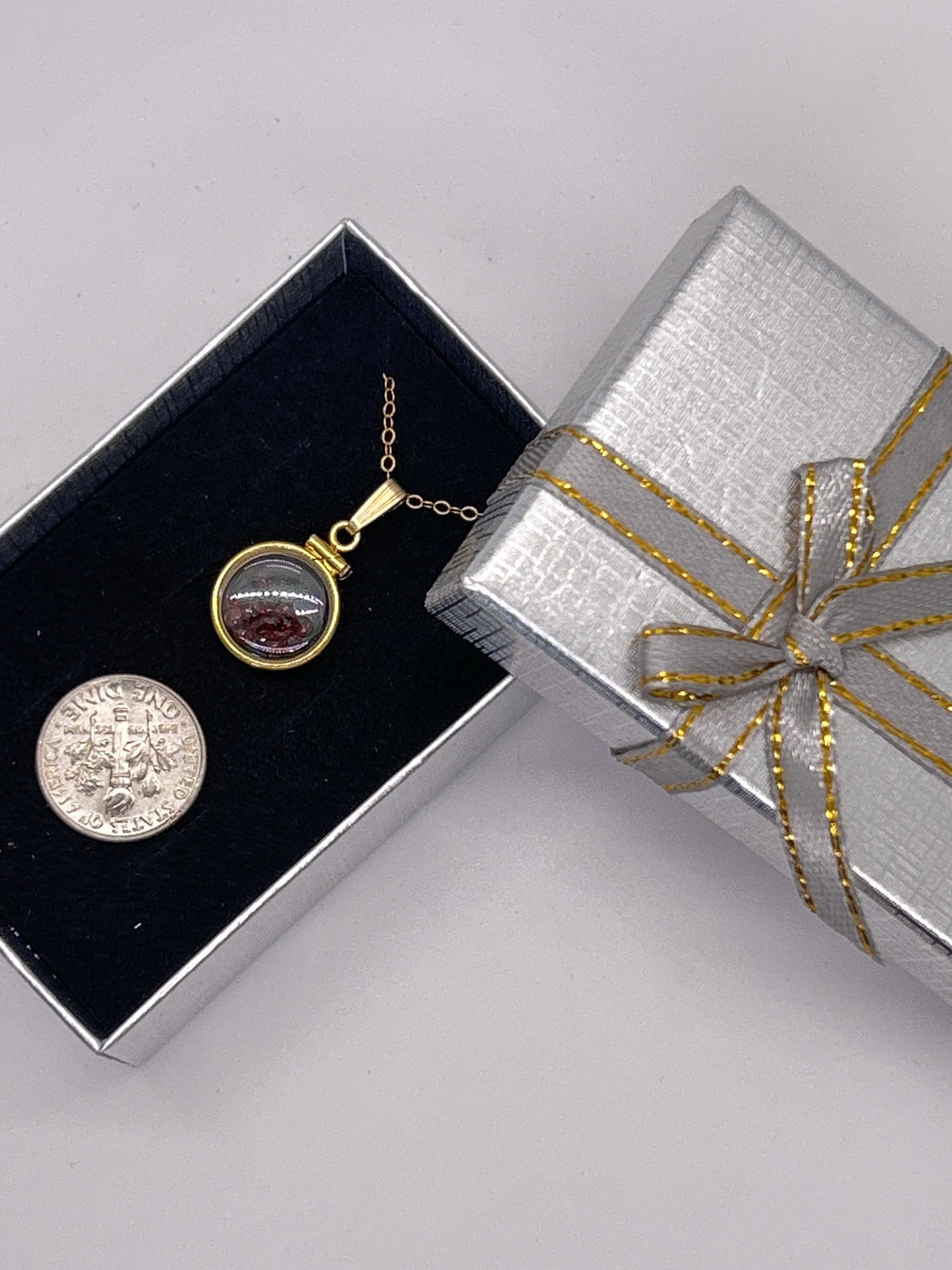 Handmade 12.5 mm 14k gold filled gemstone shaker locket, 0.75 cttw. red garnet, birthstone january