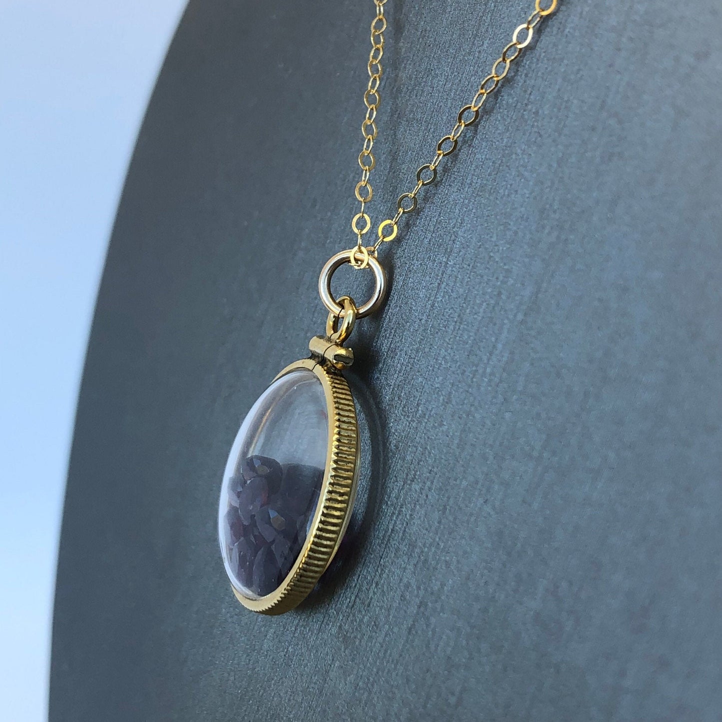 Handmade Garnet Shaker Locket 14k gold filled w/ 4.16 CTW beautiful gems , January birthstone customize one for your Mother's Day! ask me