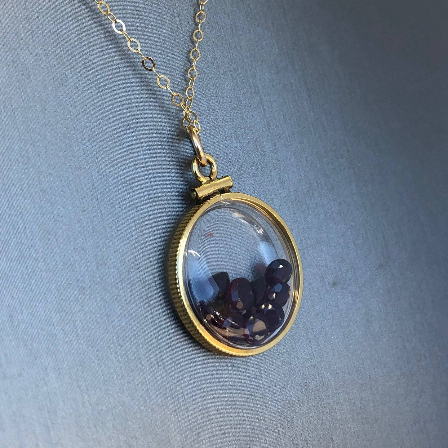 Handmade Garnet Shaker Locket 14k gold filled w/ 4.16 CTW beautiful gems , January birthstone customize one for your Mother's Day! ask me
