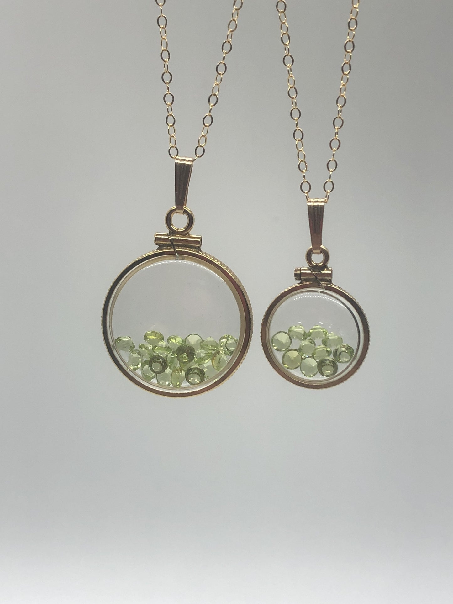 Vintage Peridot shaker Locket 12k gold filled, 50 year old New old Stock, 20mm or 15 mm August Birthstone, free locket screwdriver