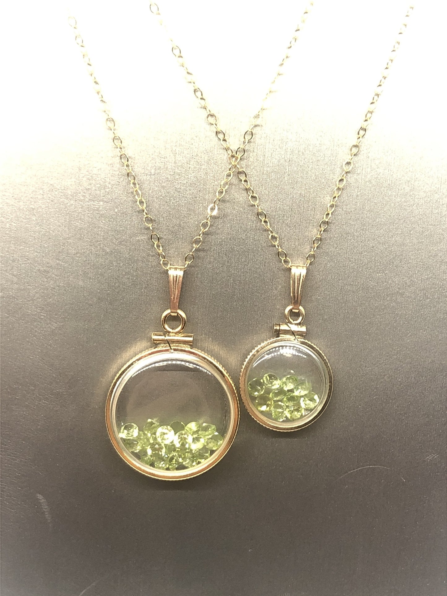 Vintage Peridot shaker Locket 12k gold filled, 50 year old New old Stock, 20mm or 15 mm August Birthstone, free locket screwdriver