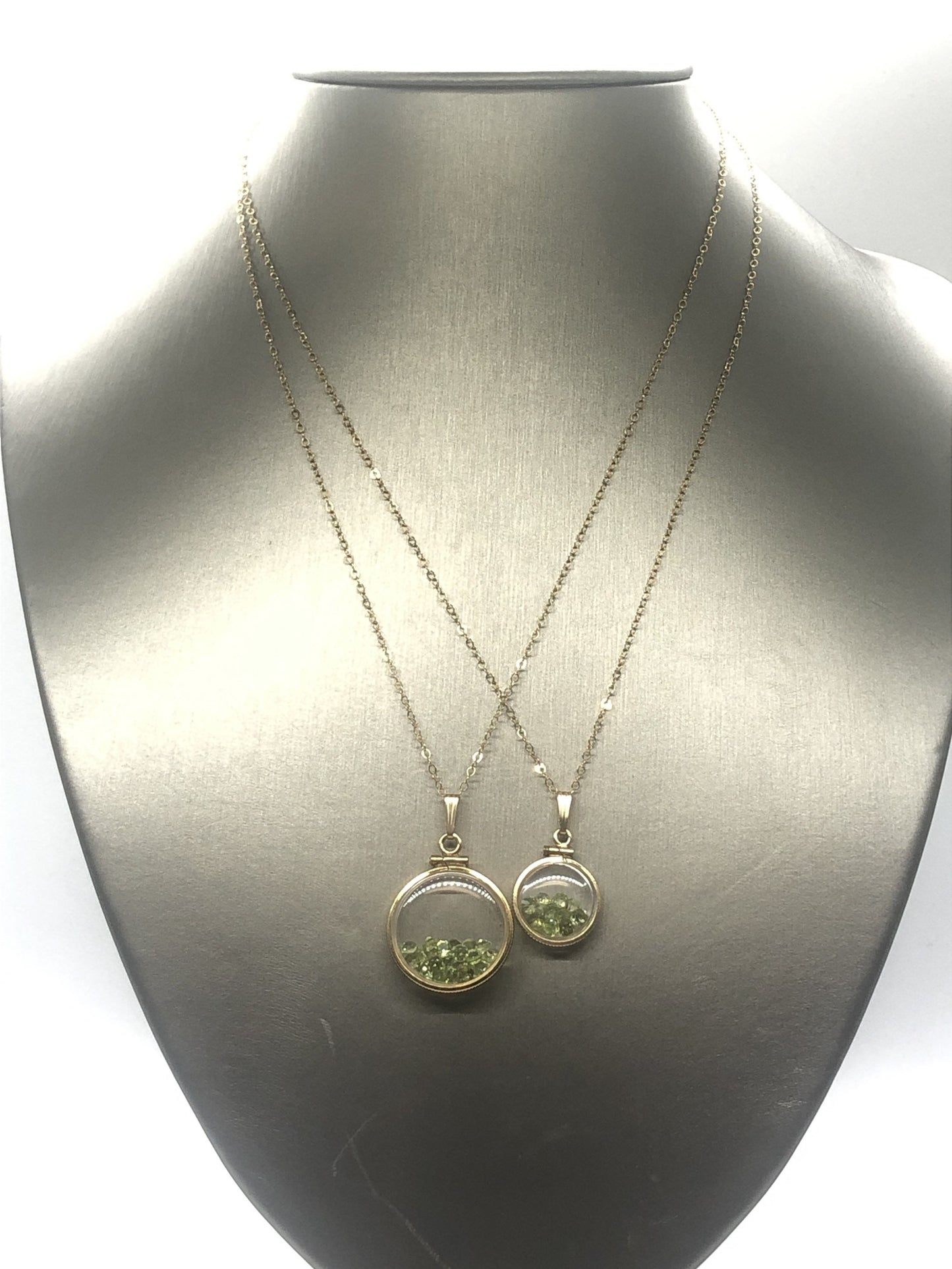 Vintage Peridot shaker Locket 12k gold filled, 50 year old New old Stock, 20mm or 15 mm August Birthstone, free locket screwdriver