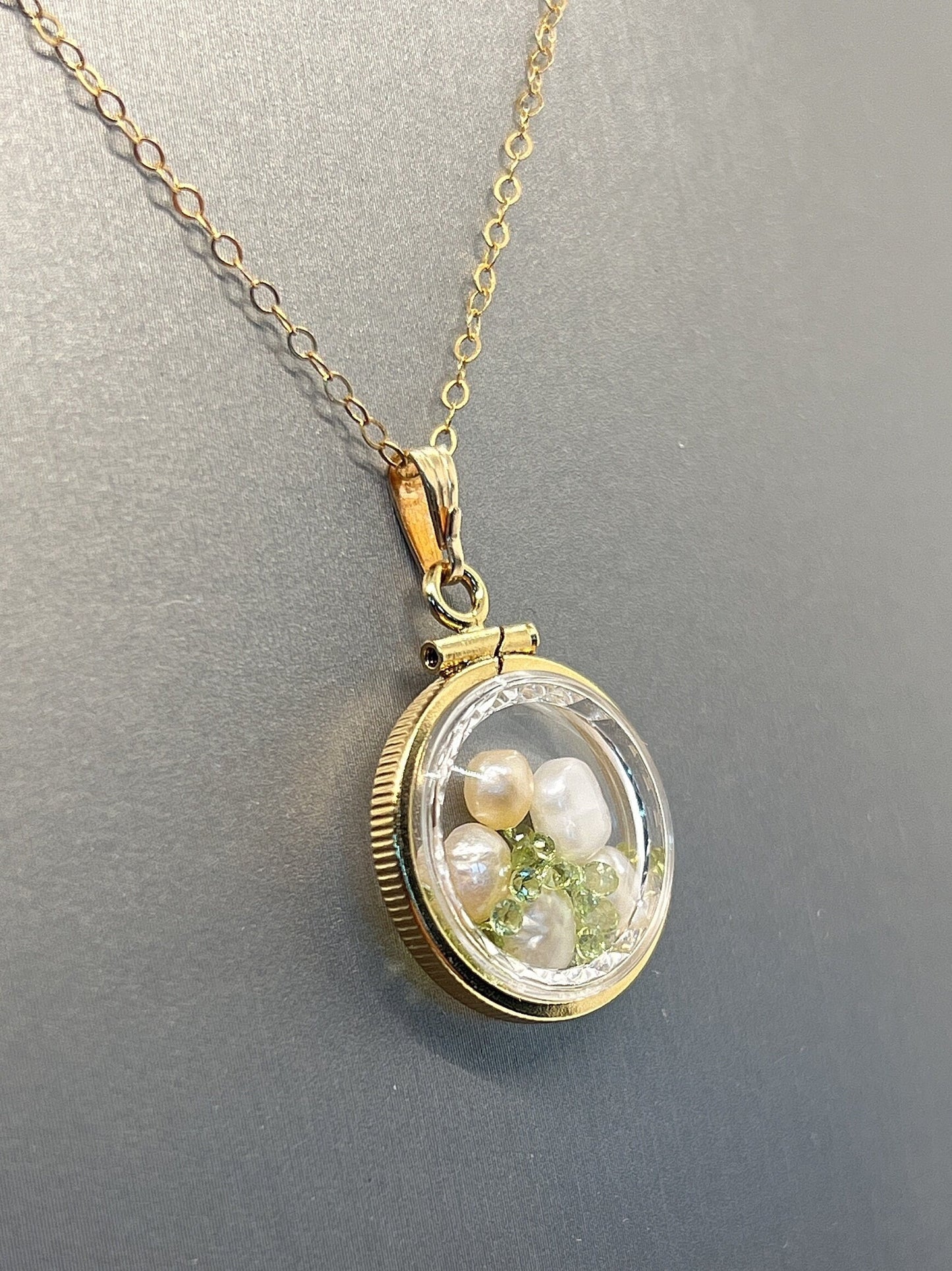 Reversible Lucite Diamond Edge Handmade 14k gold filled Pearl and Peridot Shaker Locket Nickel size. Audrey design.