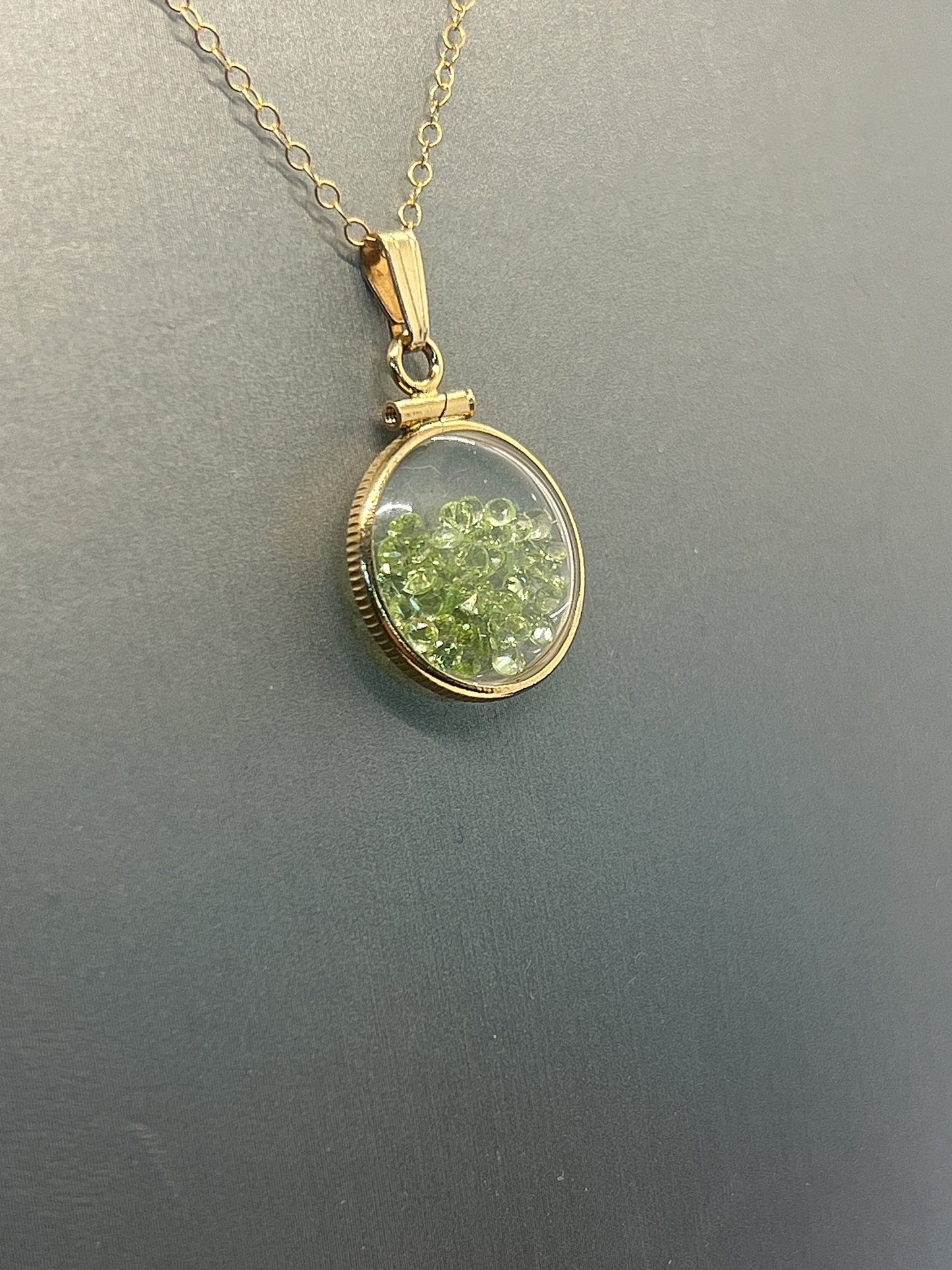 14k Solid Gold Handmade Dime size Peridot shaker locket, 1.75 TCW, August birthstone.