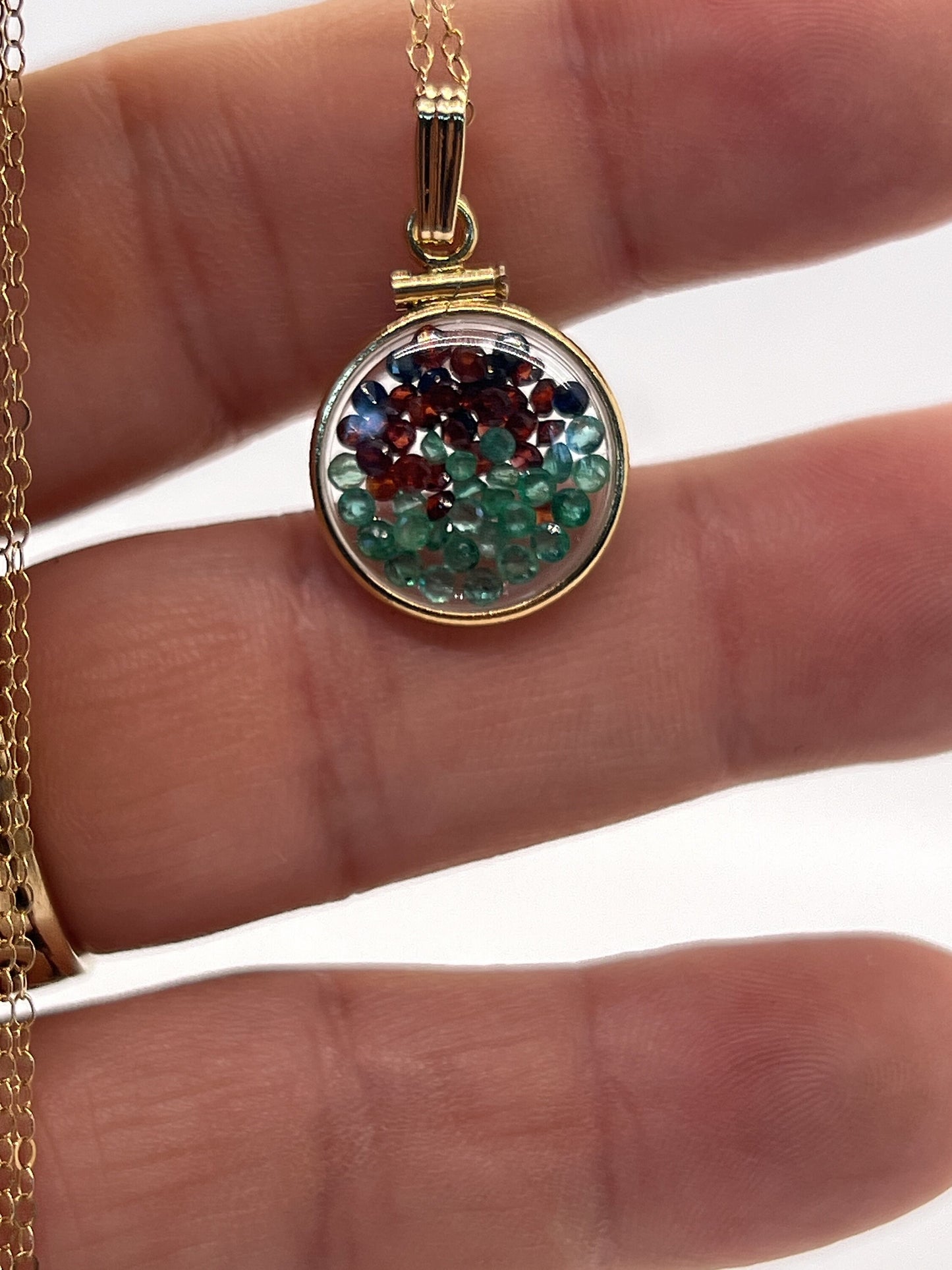 Solid 14k Gold Lucite Handmade 4.4 TCW mix of garnet, emerald, sapphire Shaker Locket. Round cut Colorful gems. Artistic Series- beautiful