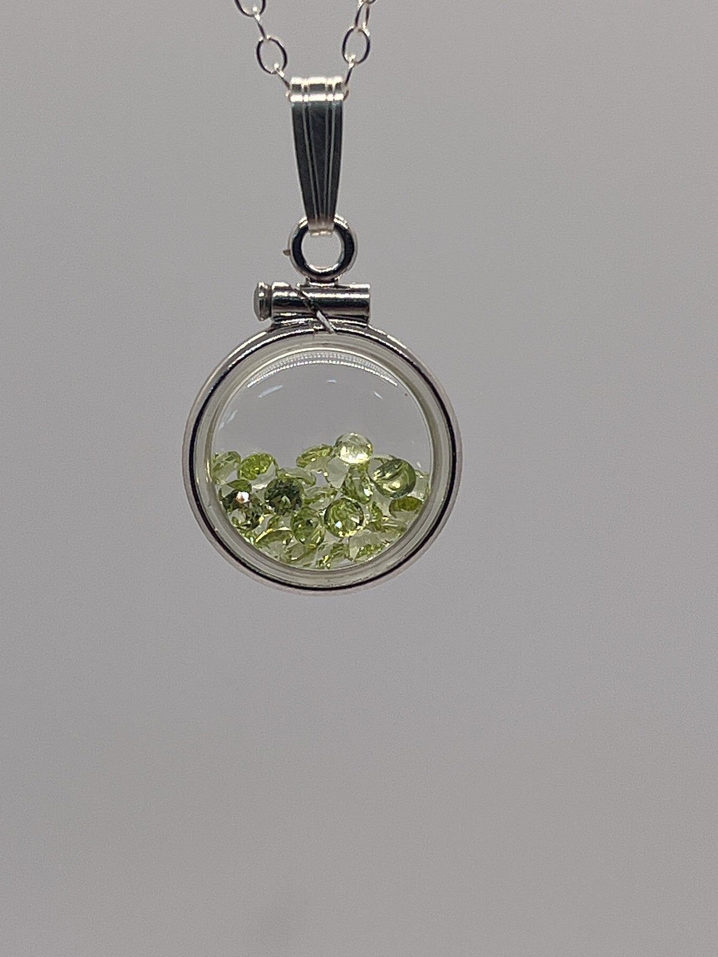 Handmade 12.5 mm Diminutive Sterling Silver Peridot Shaker Locket Lucite View Locket, Necklace, Beautiful May Birthstone. 1.65 TCW