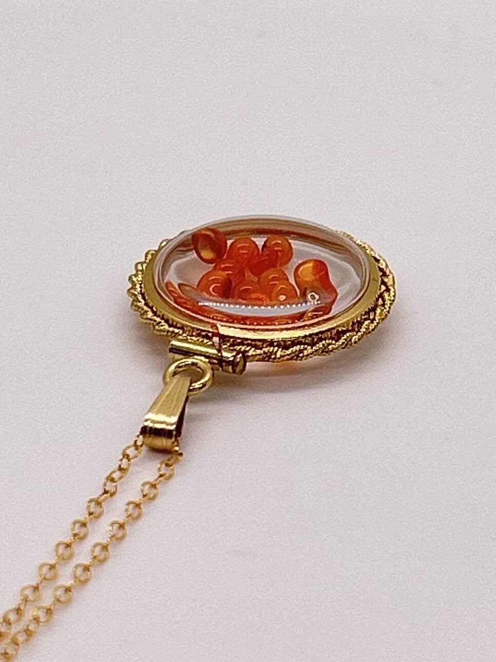 Handmade Nickle sized Carnelian Rope edge gold filled shaker locket, 2.070 CTW round Carnelian cabochons.