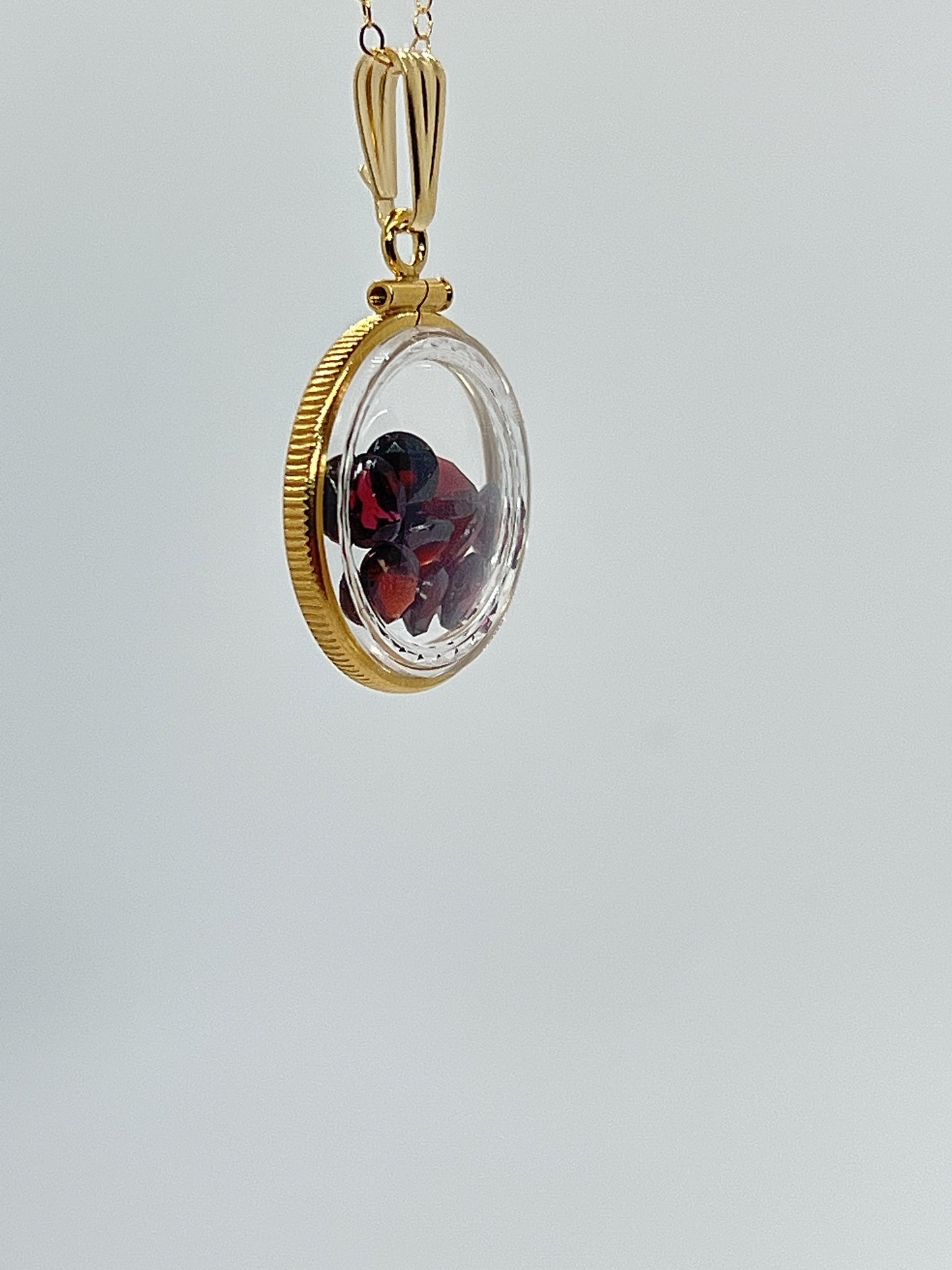 Solid 14k Gold Lucite  Diamond Edge Handmade 5.85 TCW Garnet shaker Locket.
