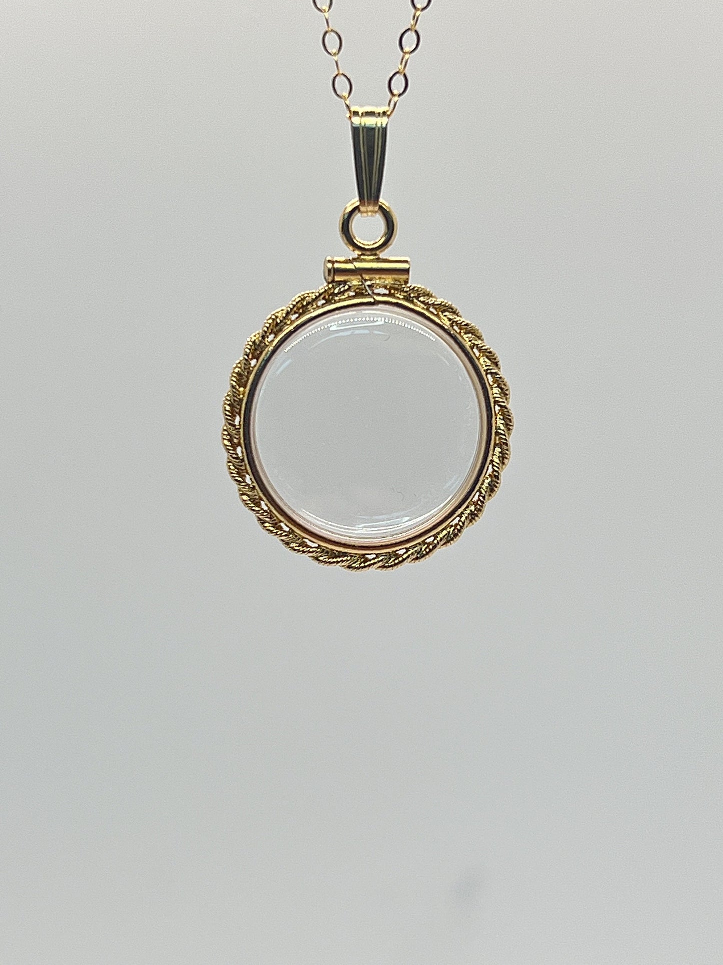 Empty Hand Made 21 mm 14k Gold Filled Lucite Shaker Locket With ROPE EDGE w/ Free Screwdriver Waiting for your Little Treasures, 2-3 mm gems