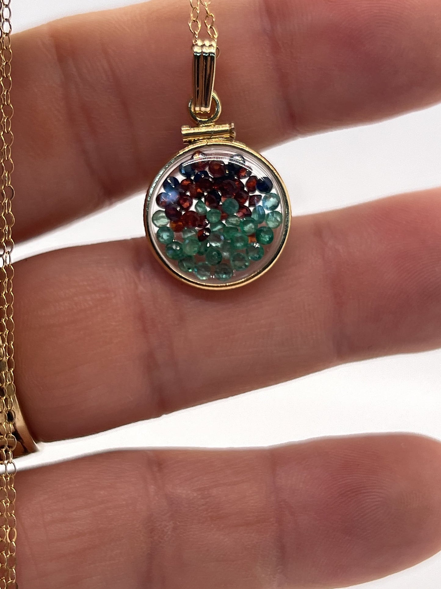 Solid 14k Gold Lucite Handmade 4.4 TCW mix of garnet, emerald, sapphire Shaker Locket. Round cut Colorful gems. Artistic Series- beautiful