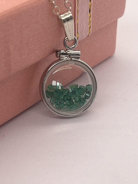 Diminutive Sterling Silver Emerald Shaker Locket Lucite, May birthstone 1.1  TCW