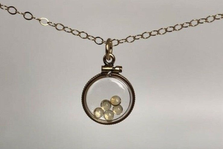 Vintage 12k gold filled shaker locket with 5 beautiful 3mm Citrine cabochons