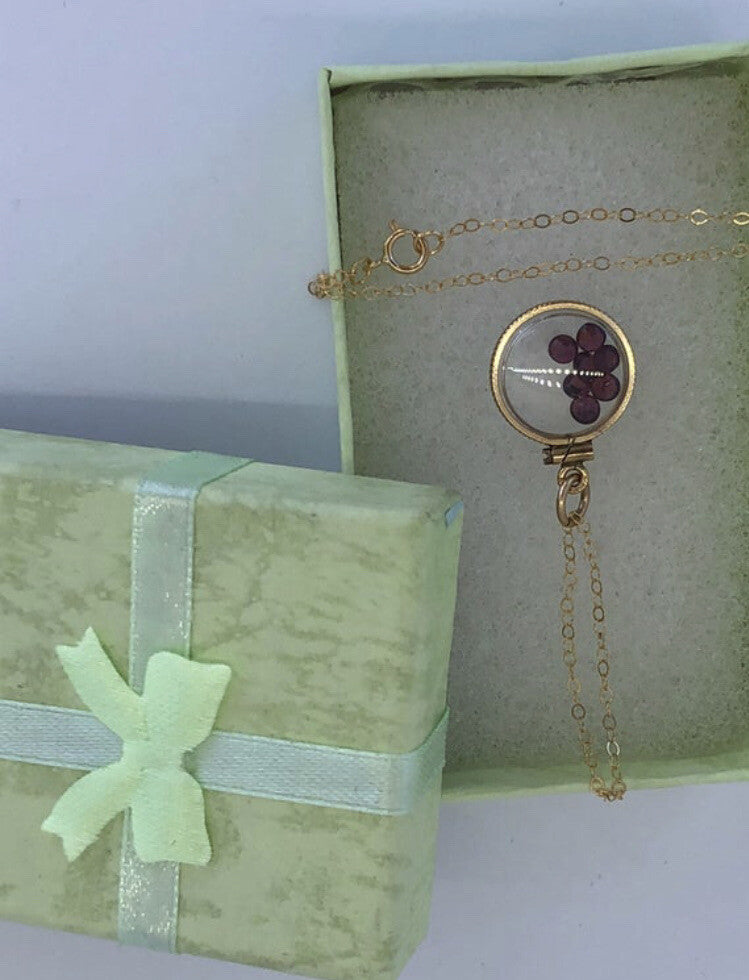 15 mm Vintage 12k gold filled shaker locket with 1.16 TCW 3 mm cut garnets, Jan