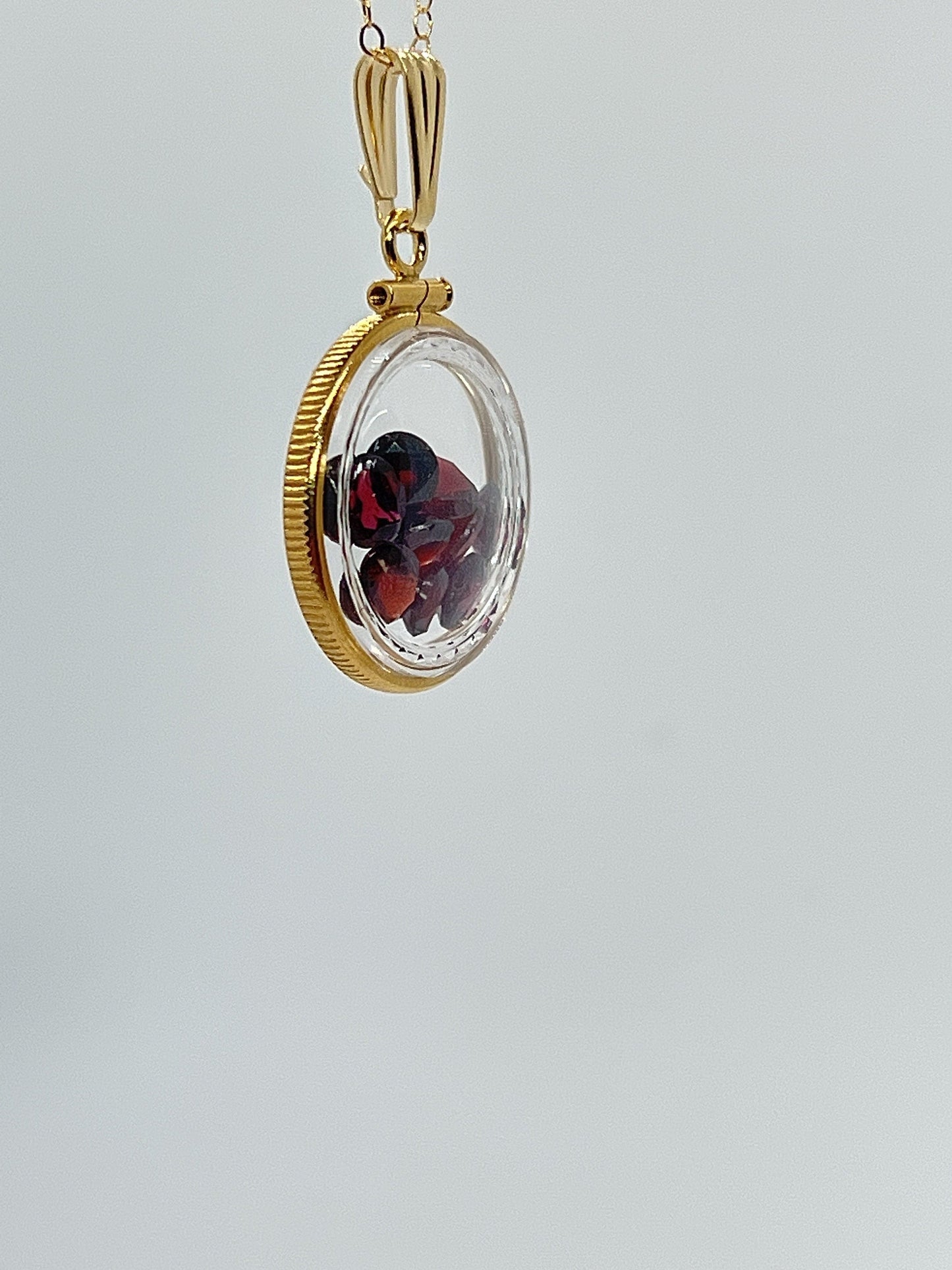 Solid 14k Gold Lucite  Diamond Edge Handmade 5.85 TCW Garnet shaker Locket.