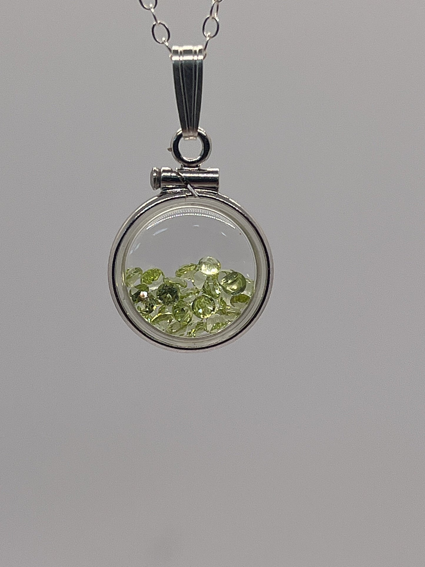 Handmade 12.5 mm Diminutive Sterling Silver Peridot Shaker Locket Lucite View Locket, Necklace, Beautiful May Birthstone. 1.65 TCW