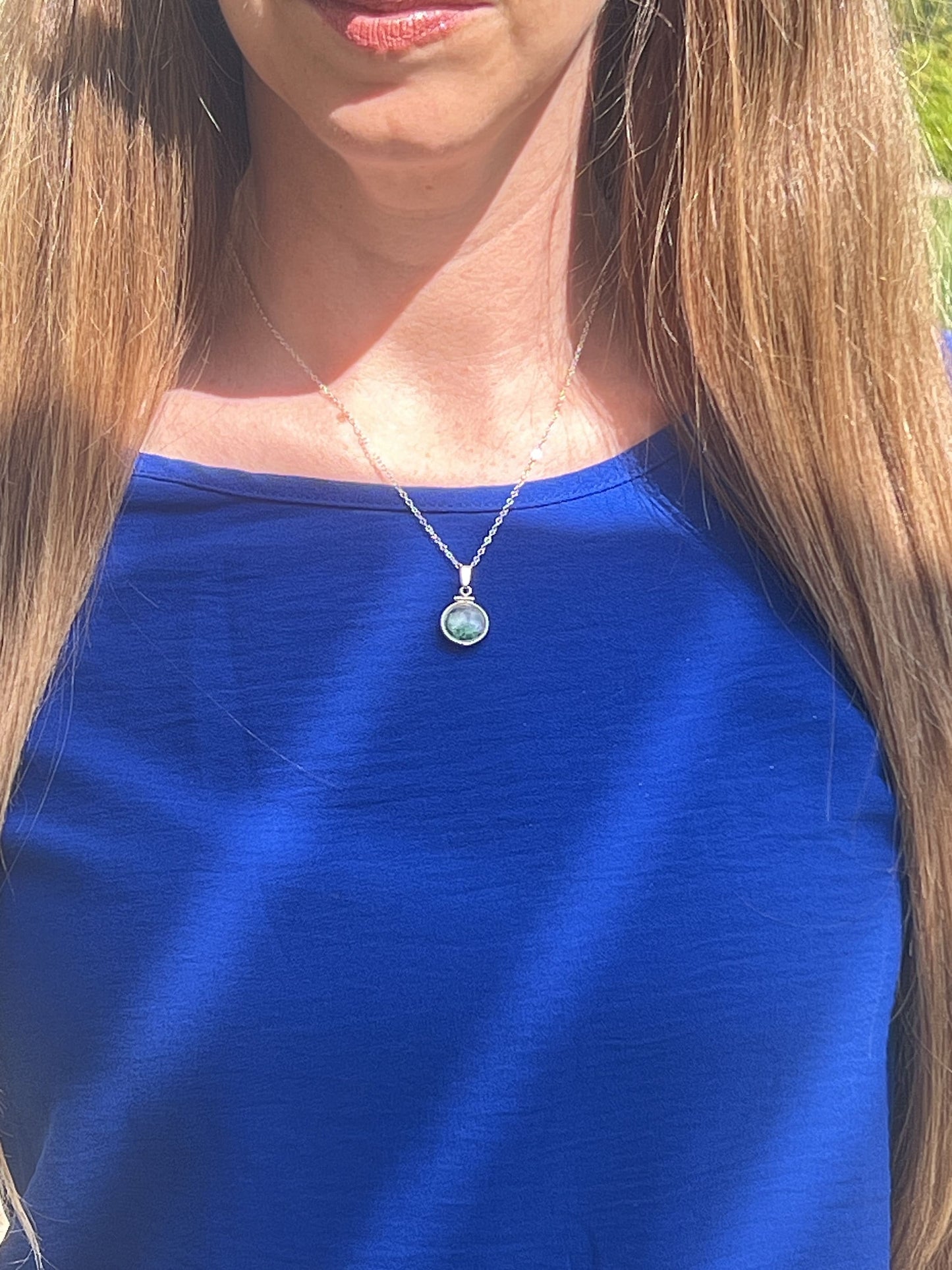 Handmade 12.5 mm Diminutive Sterling Silver Peridot Shaker Locket Lucite View Locket, Necklace, Beautiful May Birthstone. 1.65 TCW