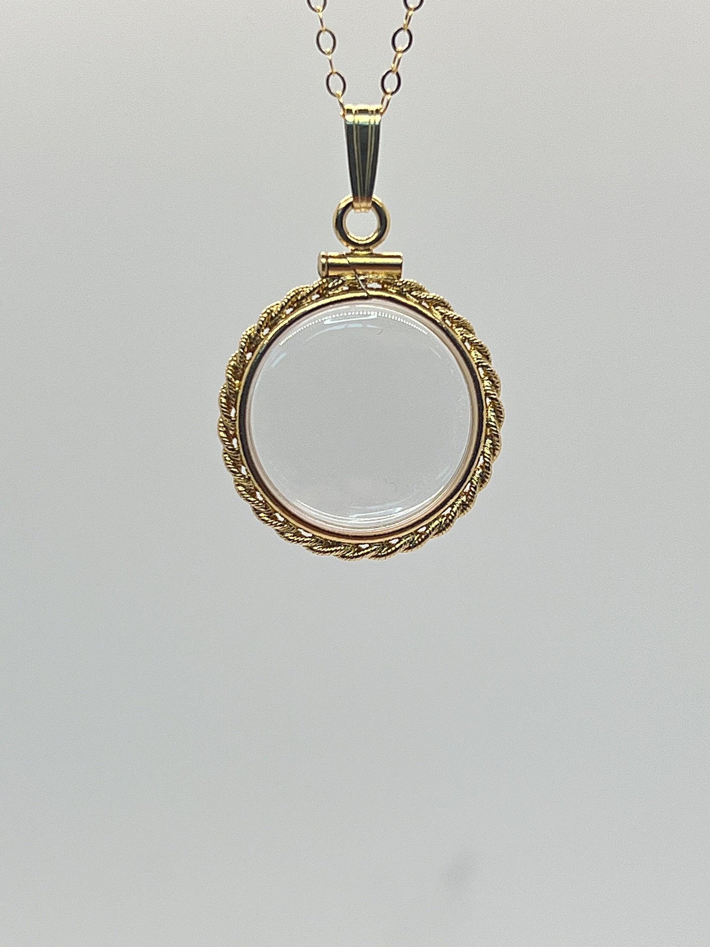 Empty customizable hand made 21 mm 14k gold filled lucite shaker locket with rope edge w/ free screwdriver waiting for your little treasures