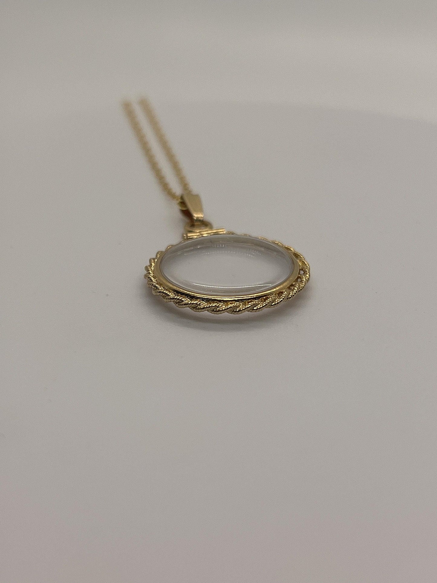 Empty customizable hand made 21 mm 14k gold filled lucite shaker locket with rope edge w/ free screwdriver waiting for your little treasures