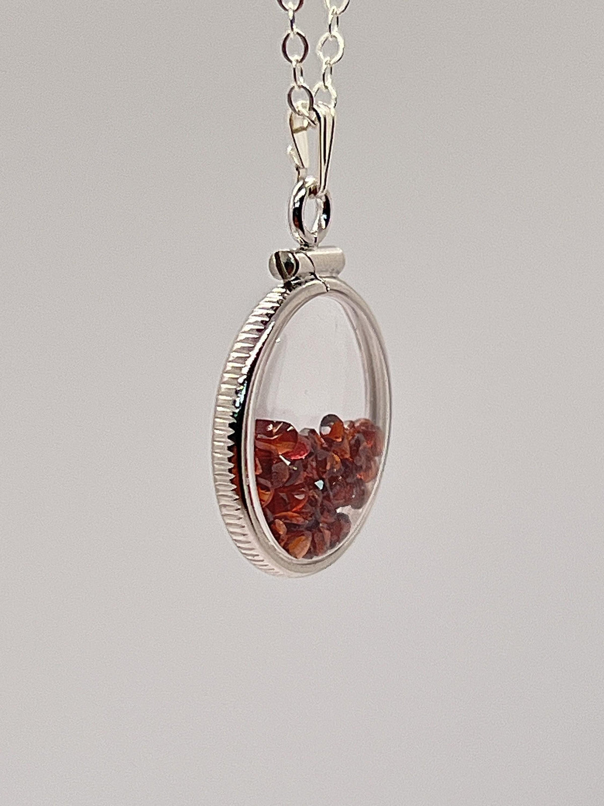 Handmade dime size sterling silver garnet shaker locket lucite view locket, necklace, beautiful january birthstone. 2.9 tcw, red round cut