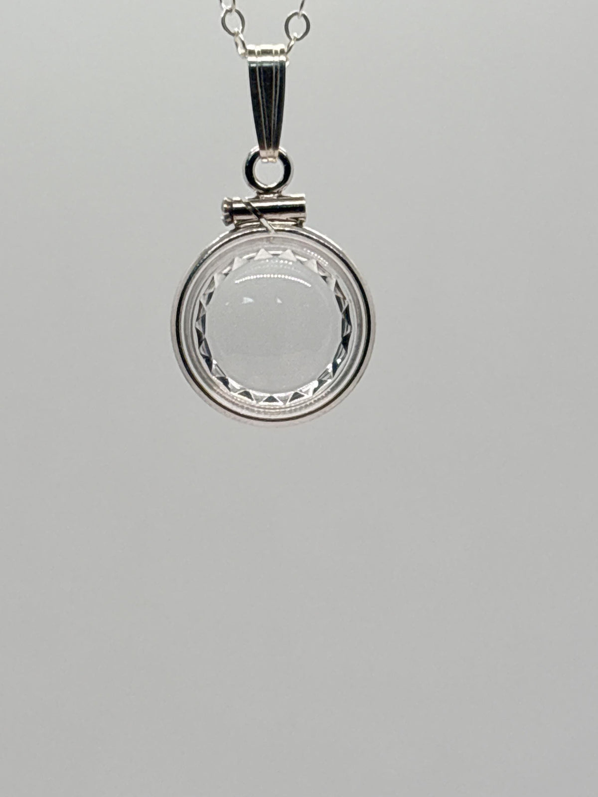 12.5mm Sterling Silver Diamond-Edge Shaker Locket for Keepsakes