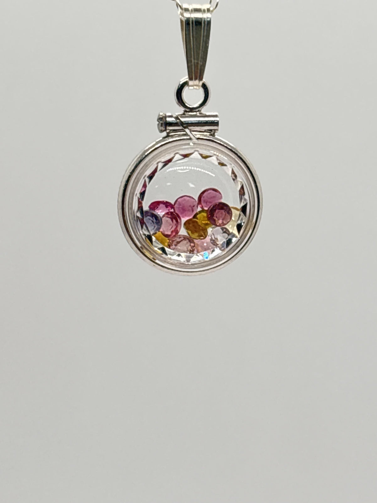 12.5mm Sterling Silver Diamond-Edge Shaker Locket for Keepsakes