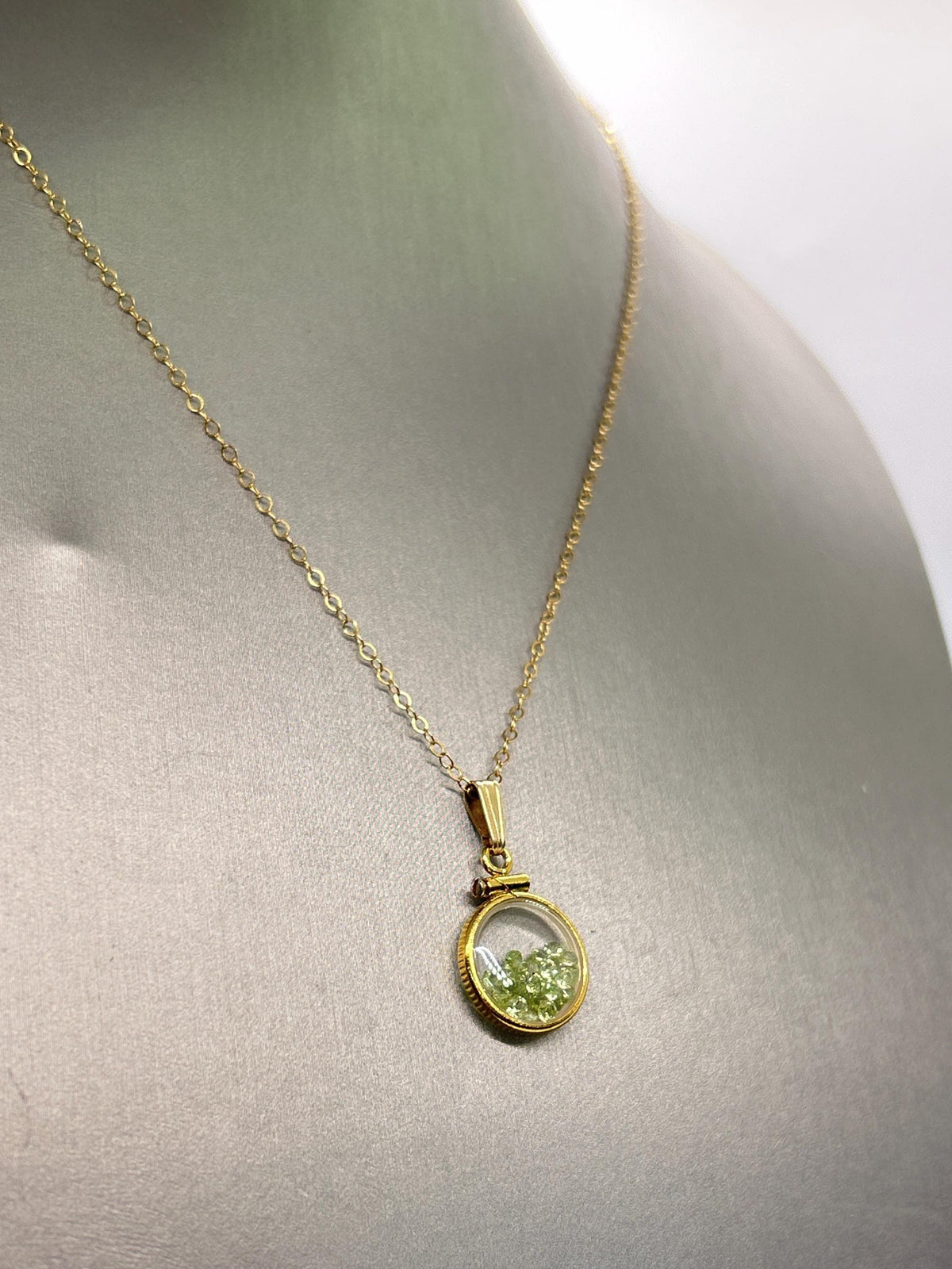 Handmade 12.5 mm 14k gold filled gemstone  shaker locket, 0.75 cttw. green peridot, birthstone august